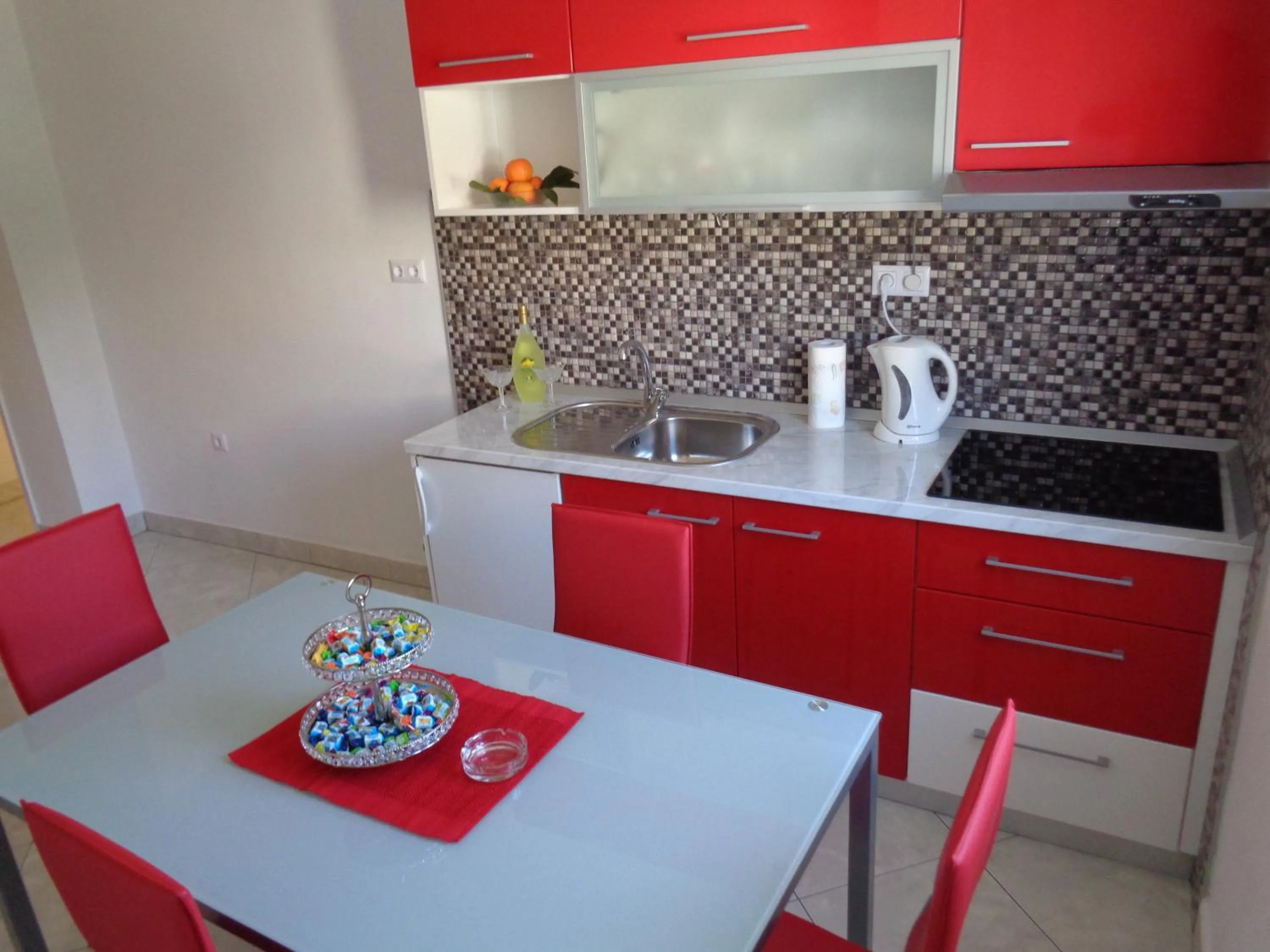 Kitchen or kitchenette in Hostel Villa Zorana