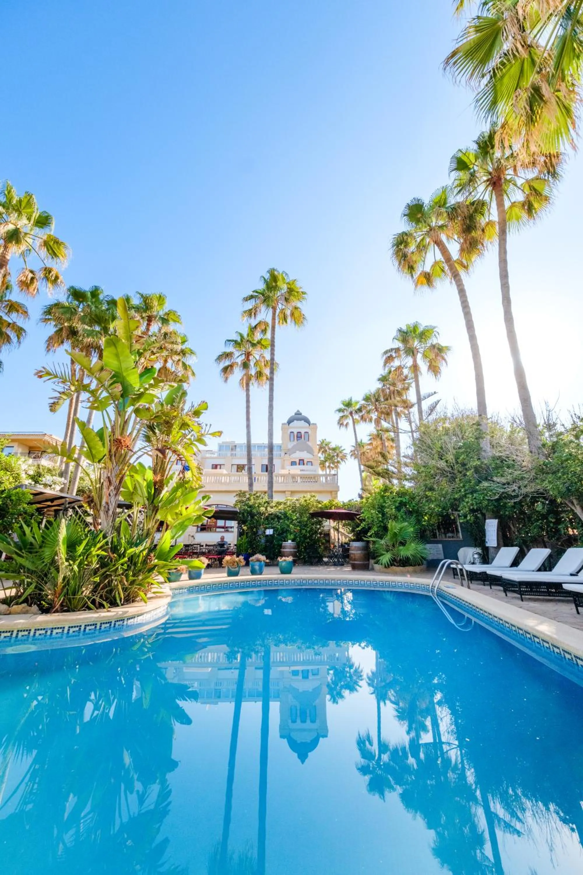 Swimming pool in Hotel Ciutat Jardi