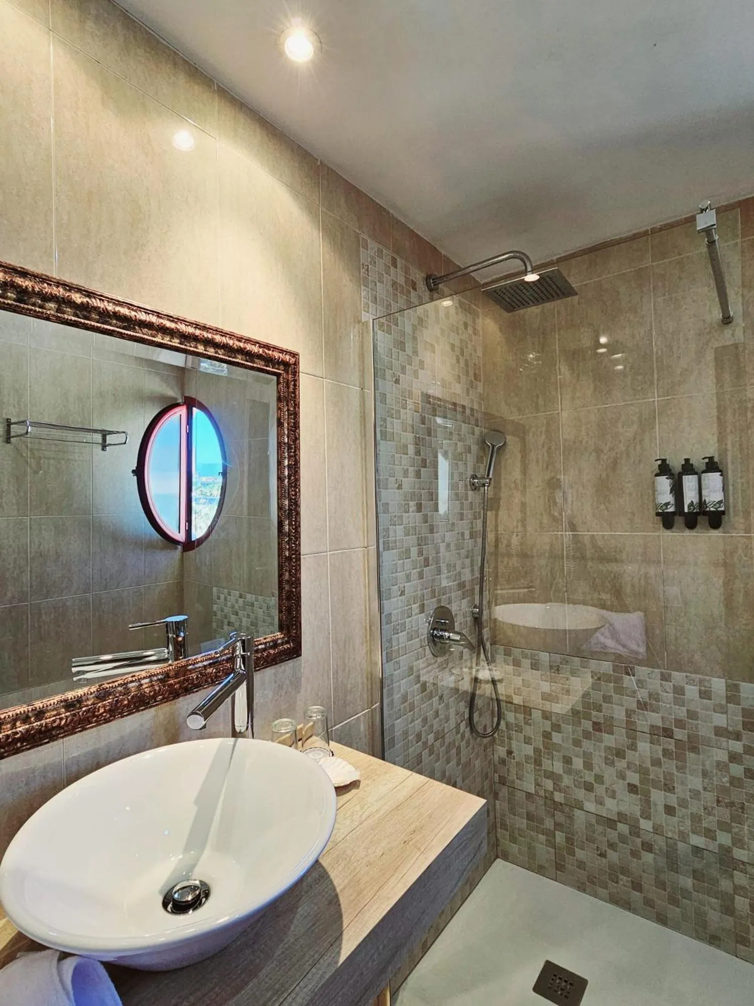 Bathroom in Hotel Ciutat Jardi