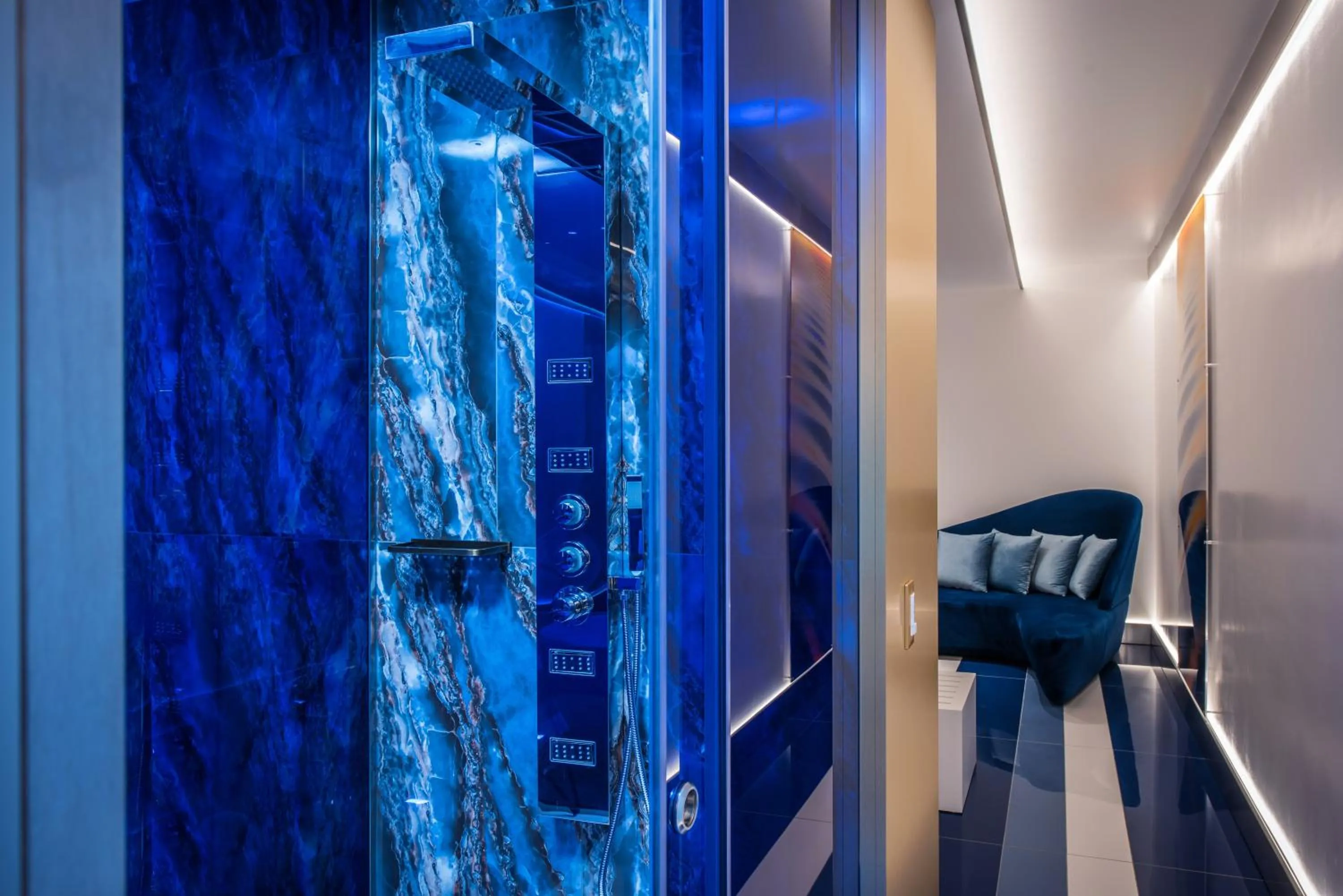 Shower in I Resort Beach Hotel & Spa