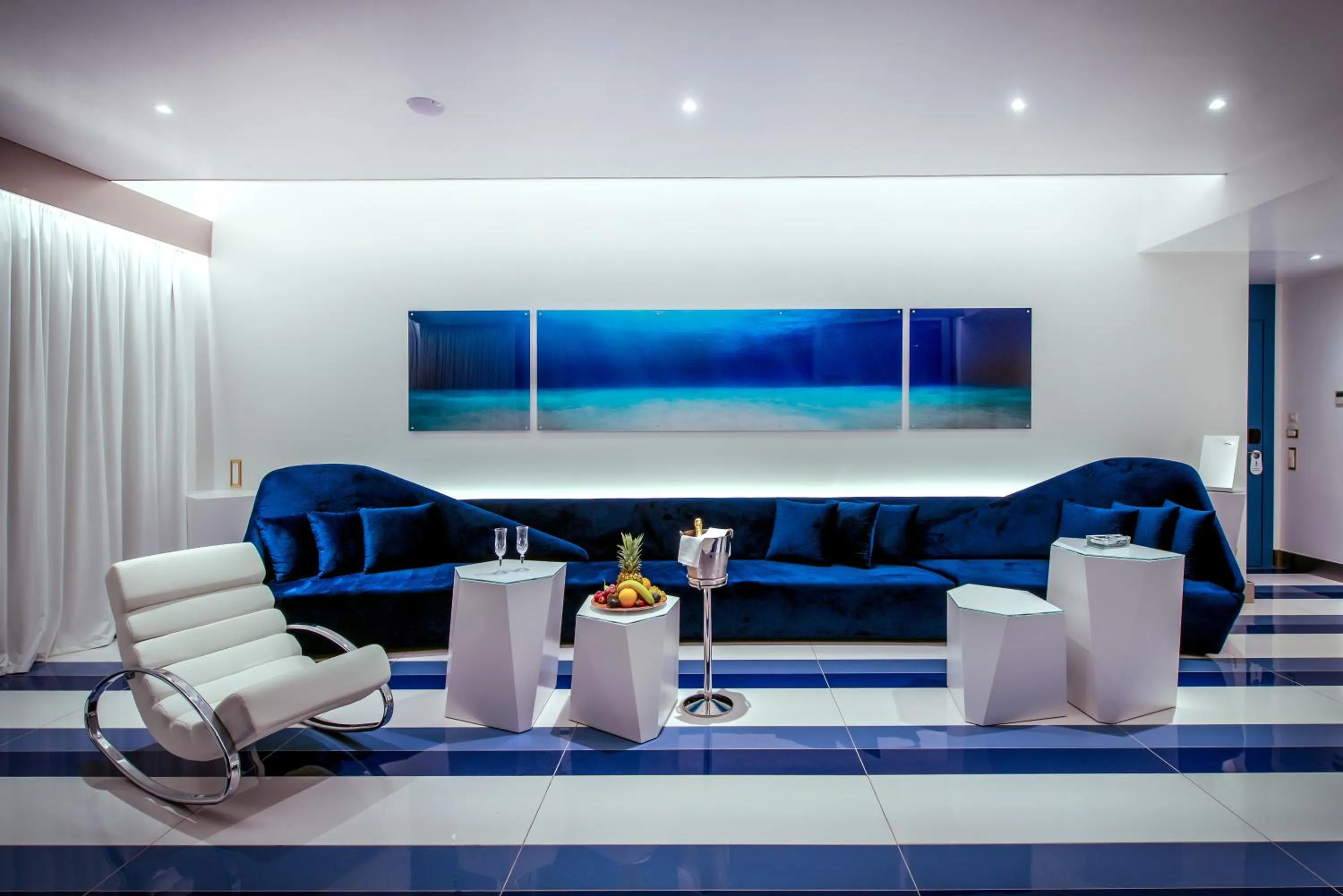 Seating area in I Resort Beach Hotel & Spa