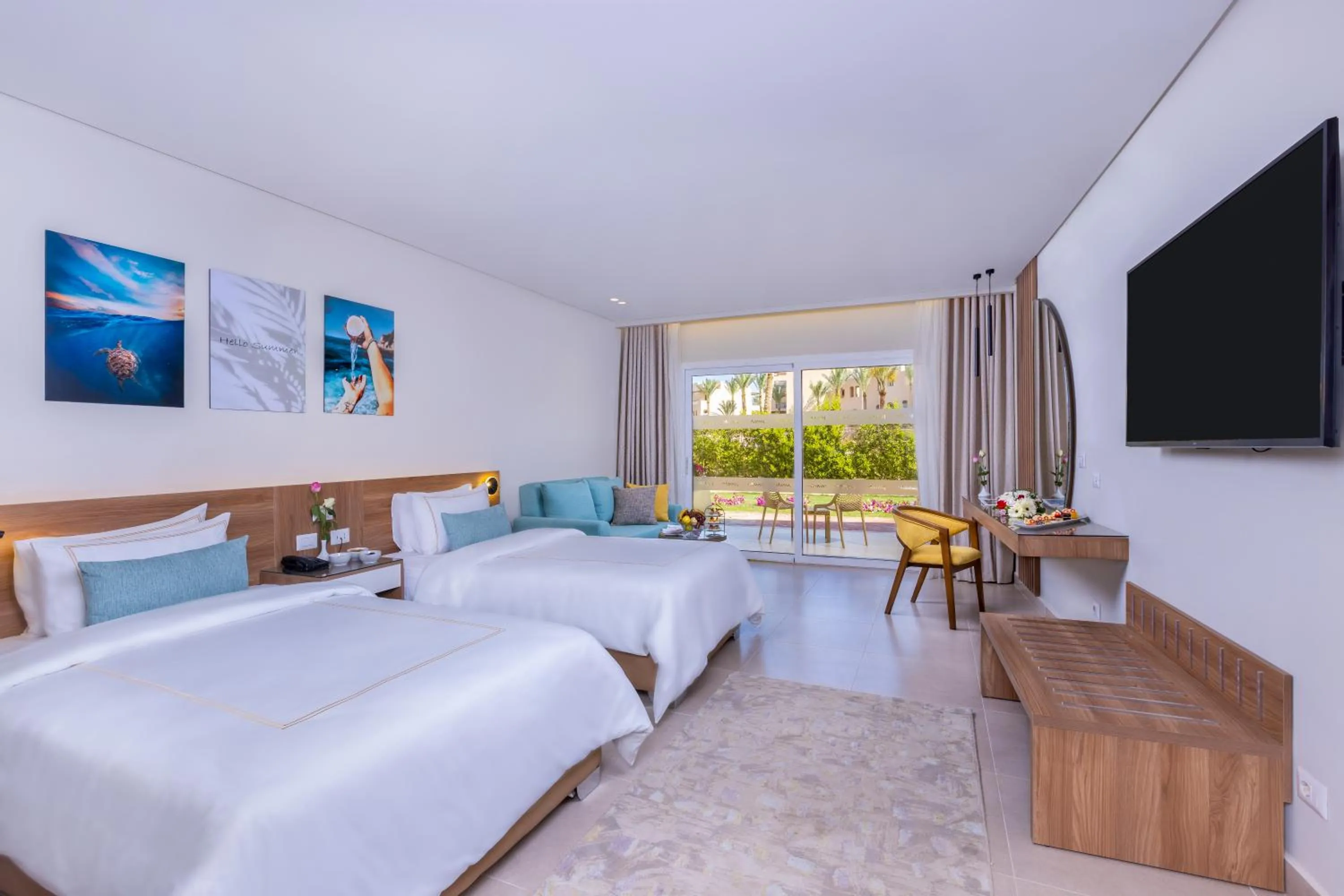 Bed in Amwaj Oyoun Resort