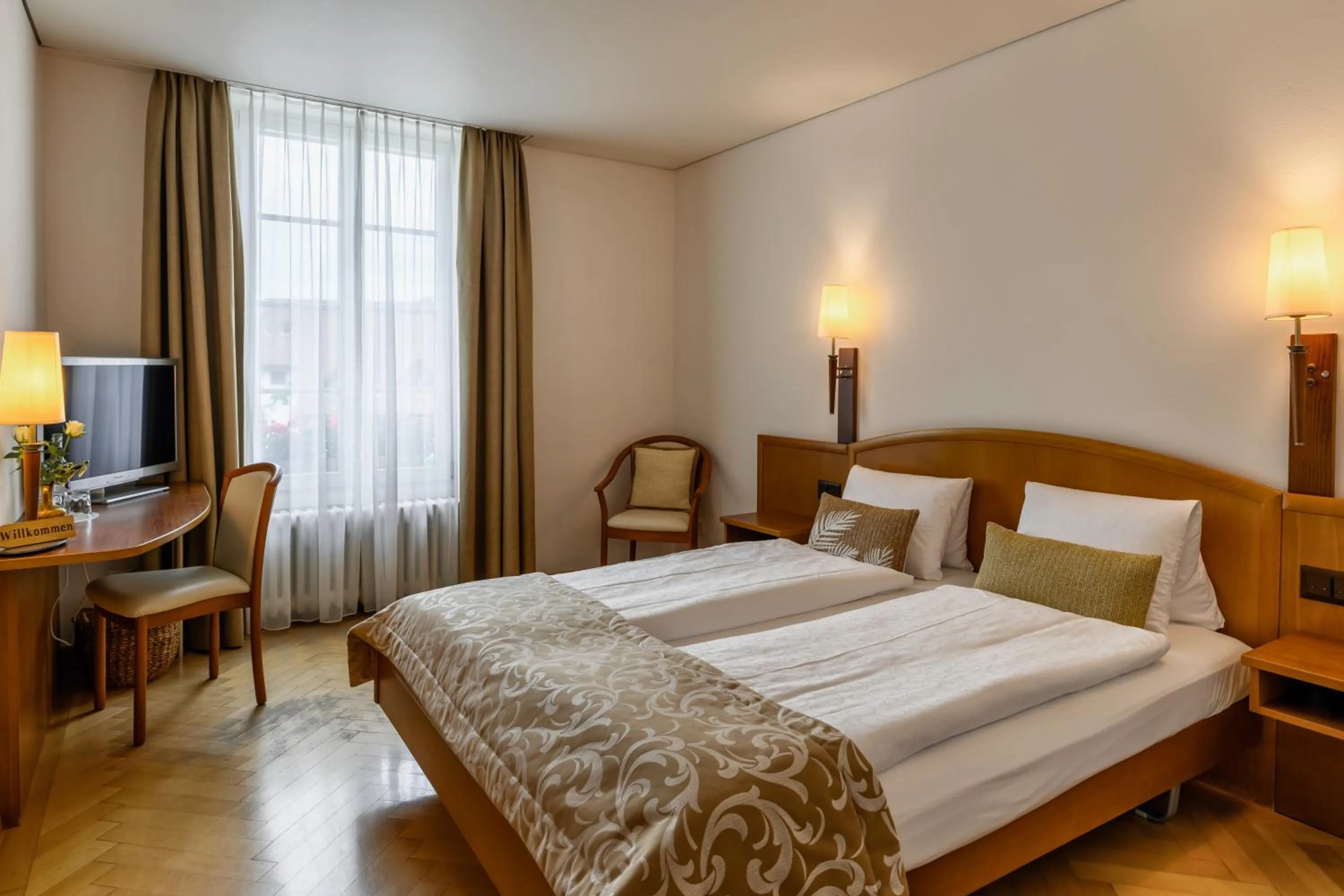 Bedroom, Bed in Hotel Landgasthof Schönbühl