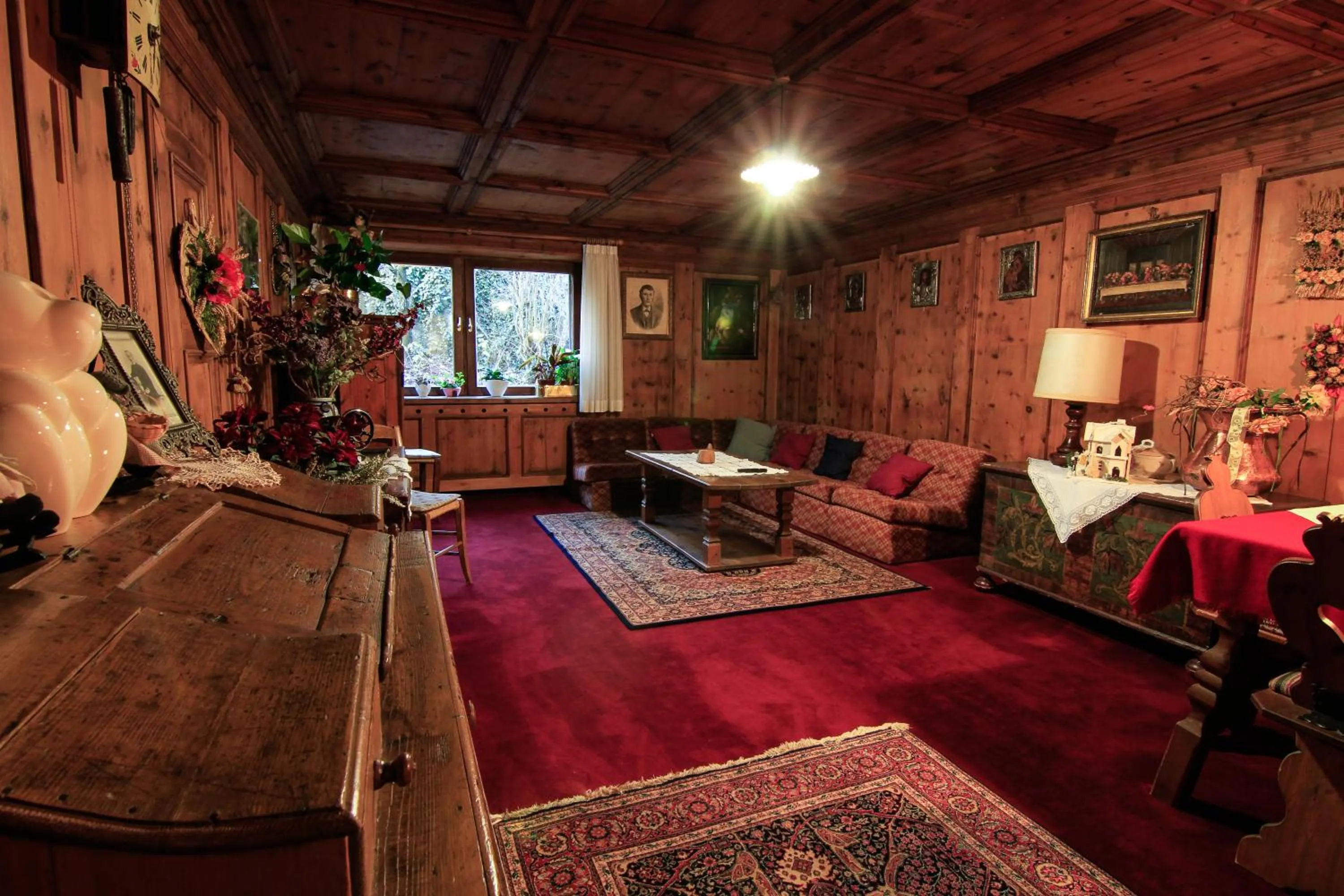 Communal lounge/ TV room in Hotel Panorama