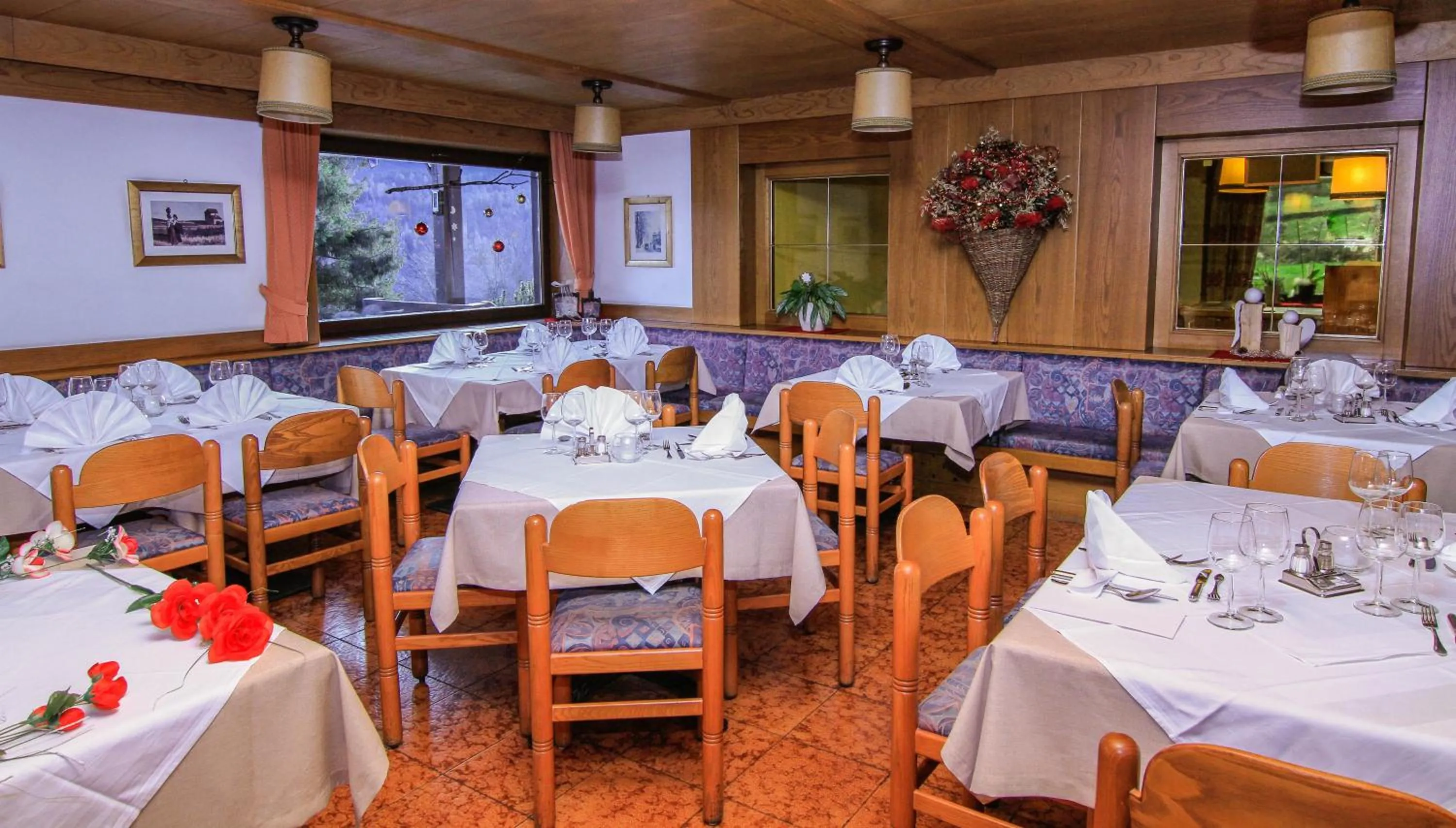 Restaurant/places to eat in Hotel Panorama