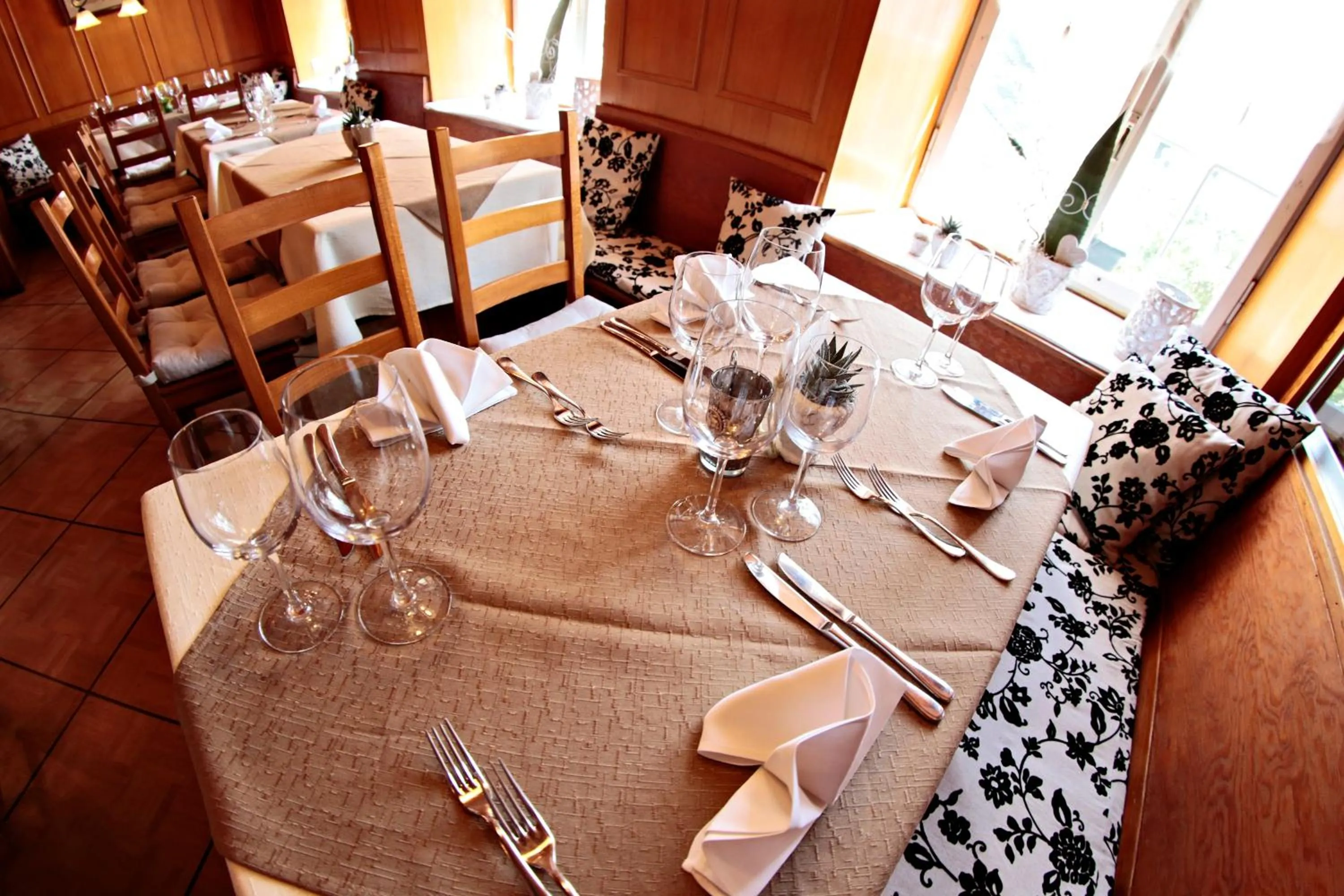 Restaurant/places to eat in Gasthof National