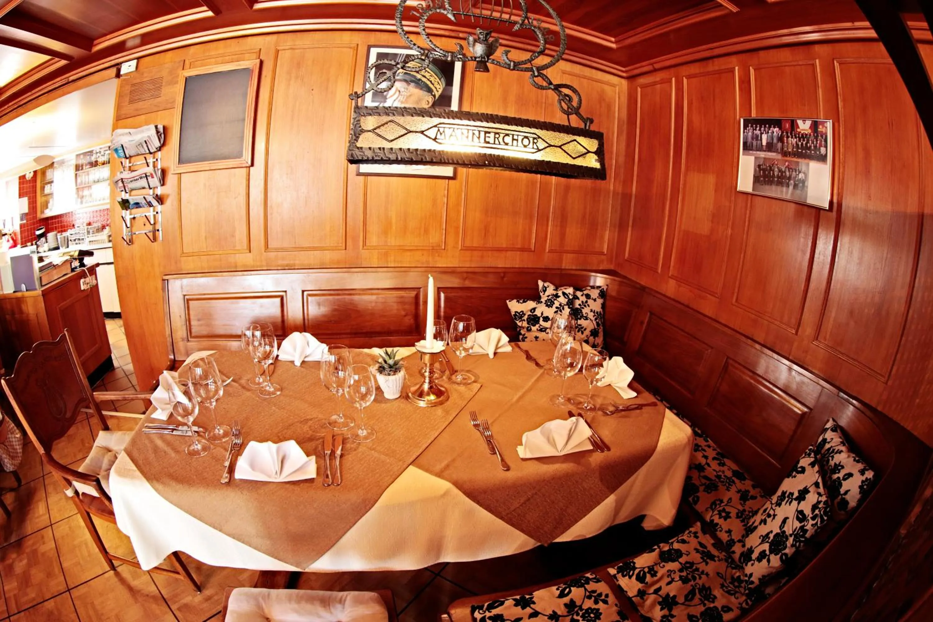 Restaurant/places to eat in Gasthof National