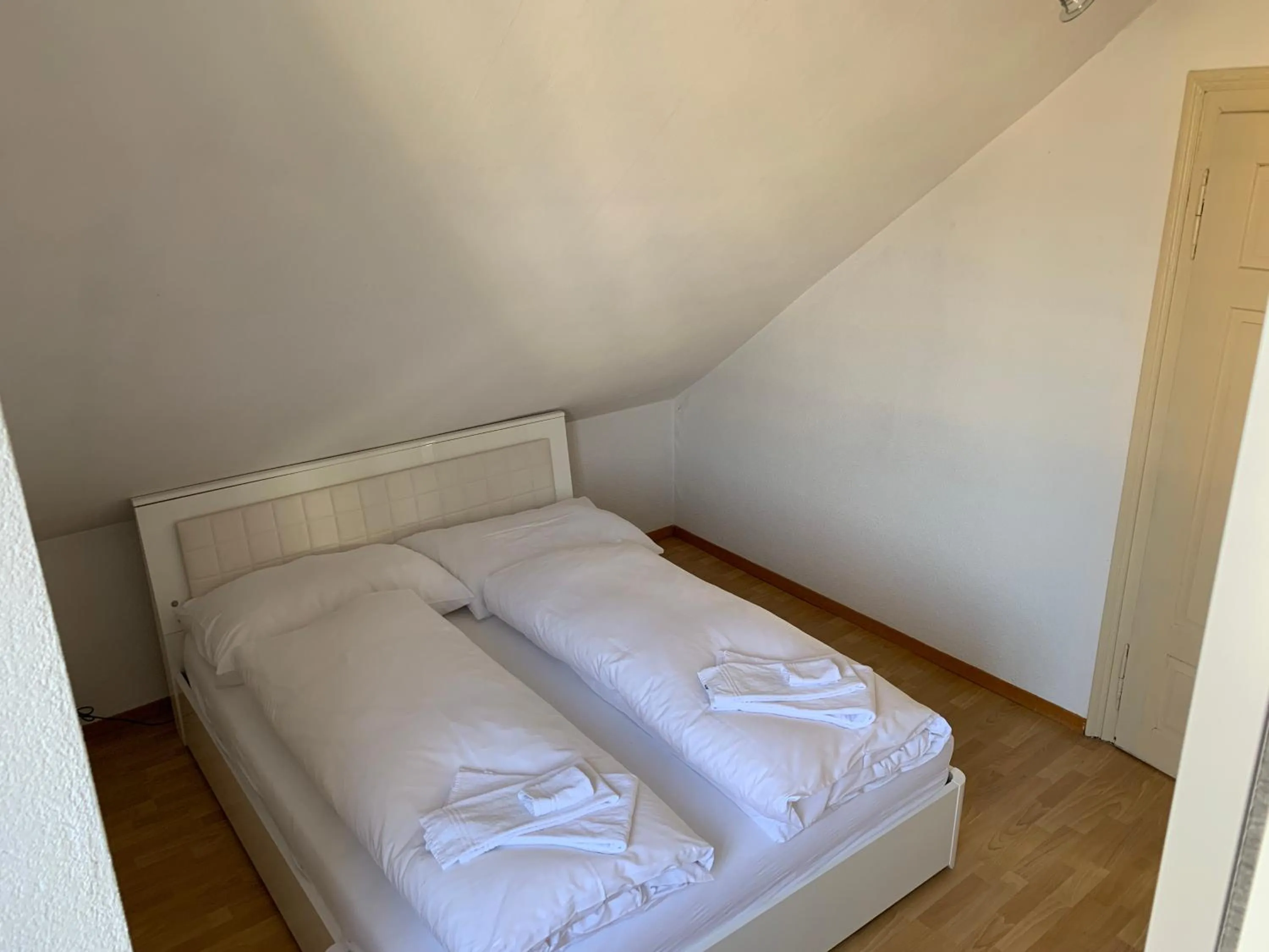 Bedroom, Bed in Gasthof National