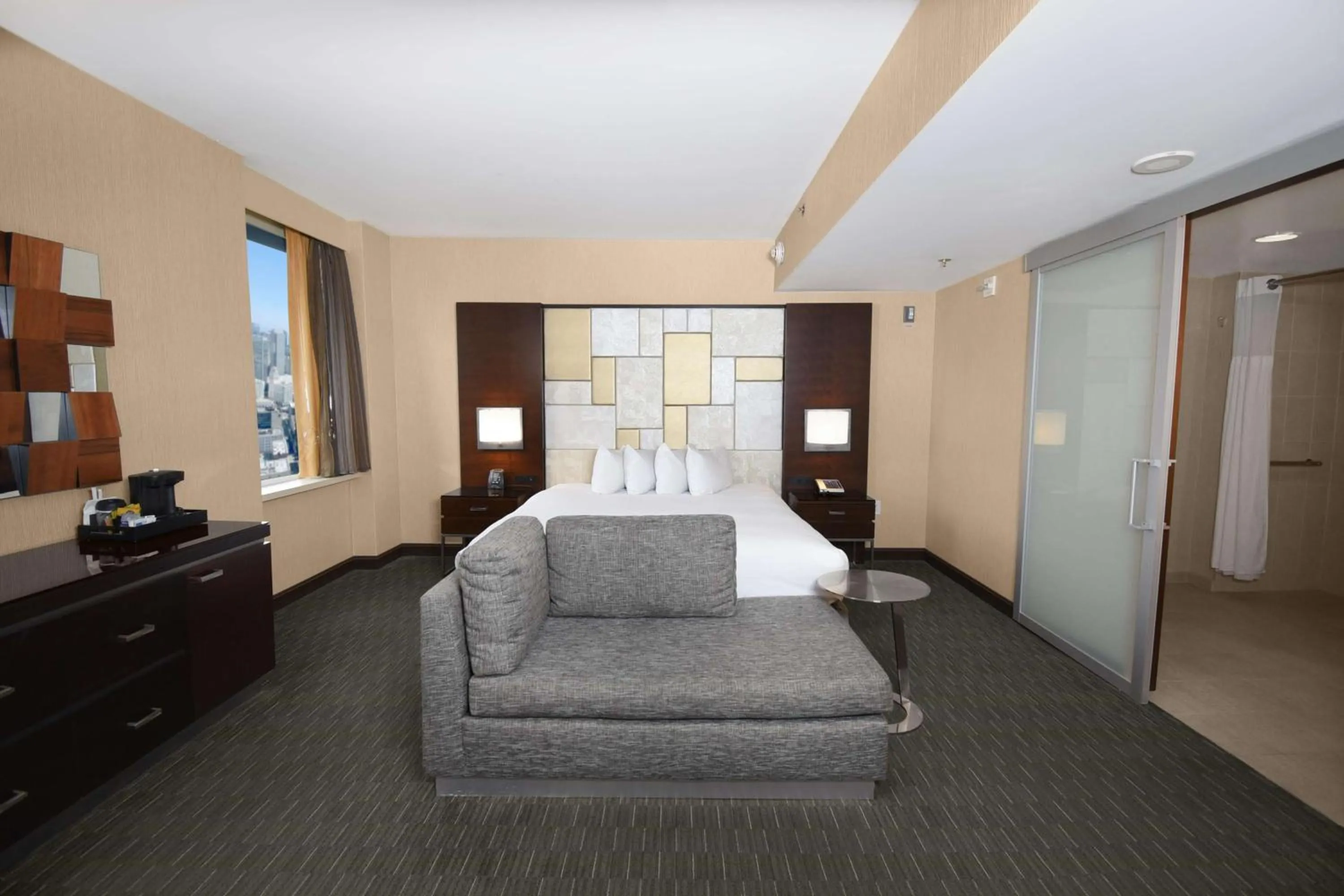 Living room, Bed in Hilton San Francisco Union Square