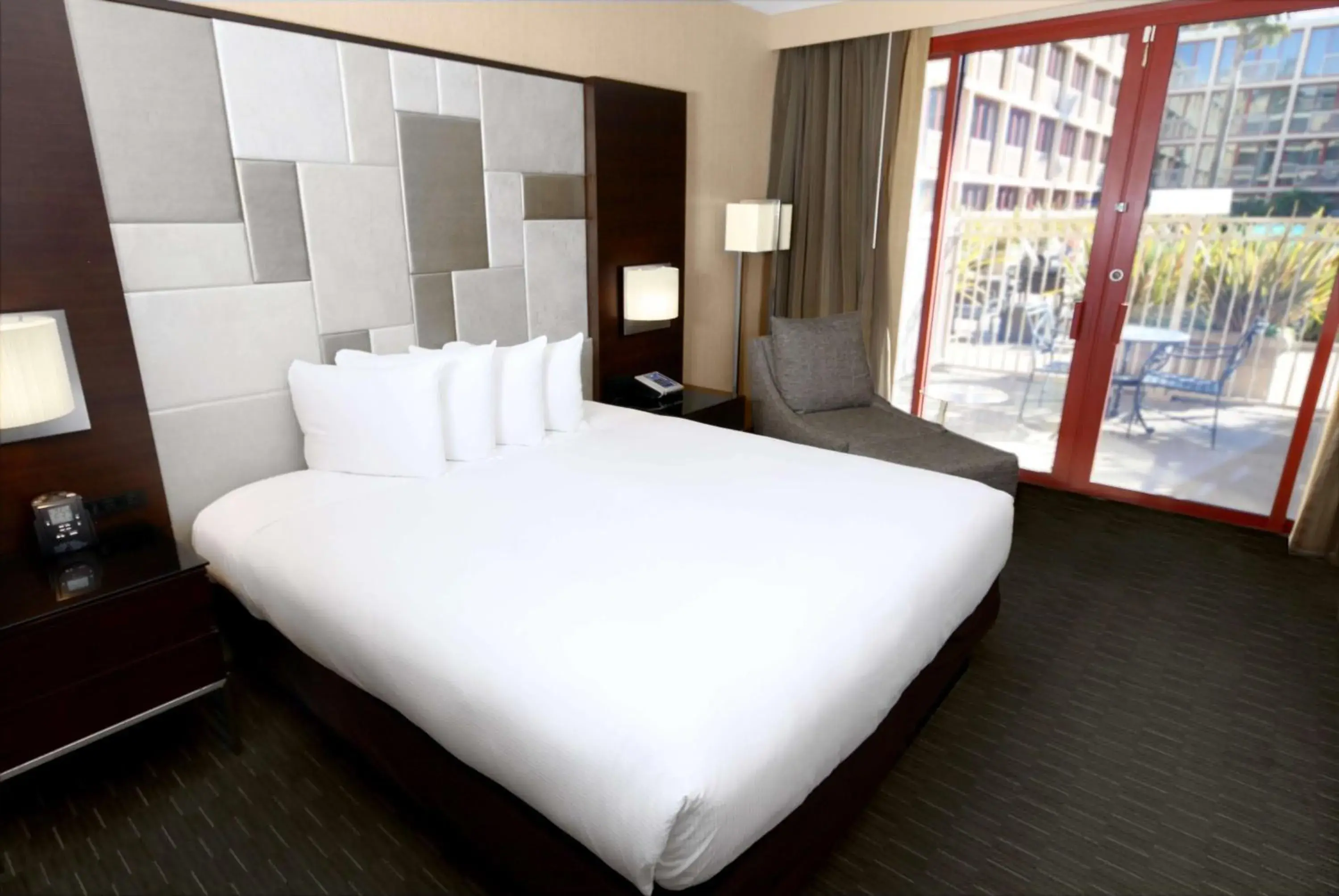 King Room with Terrace and Pool View in Hilton San Francisco Union Square King Room with Terrace and Pool View in Hilton San Francisco Union Square