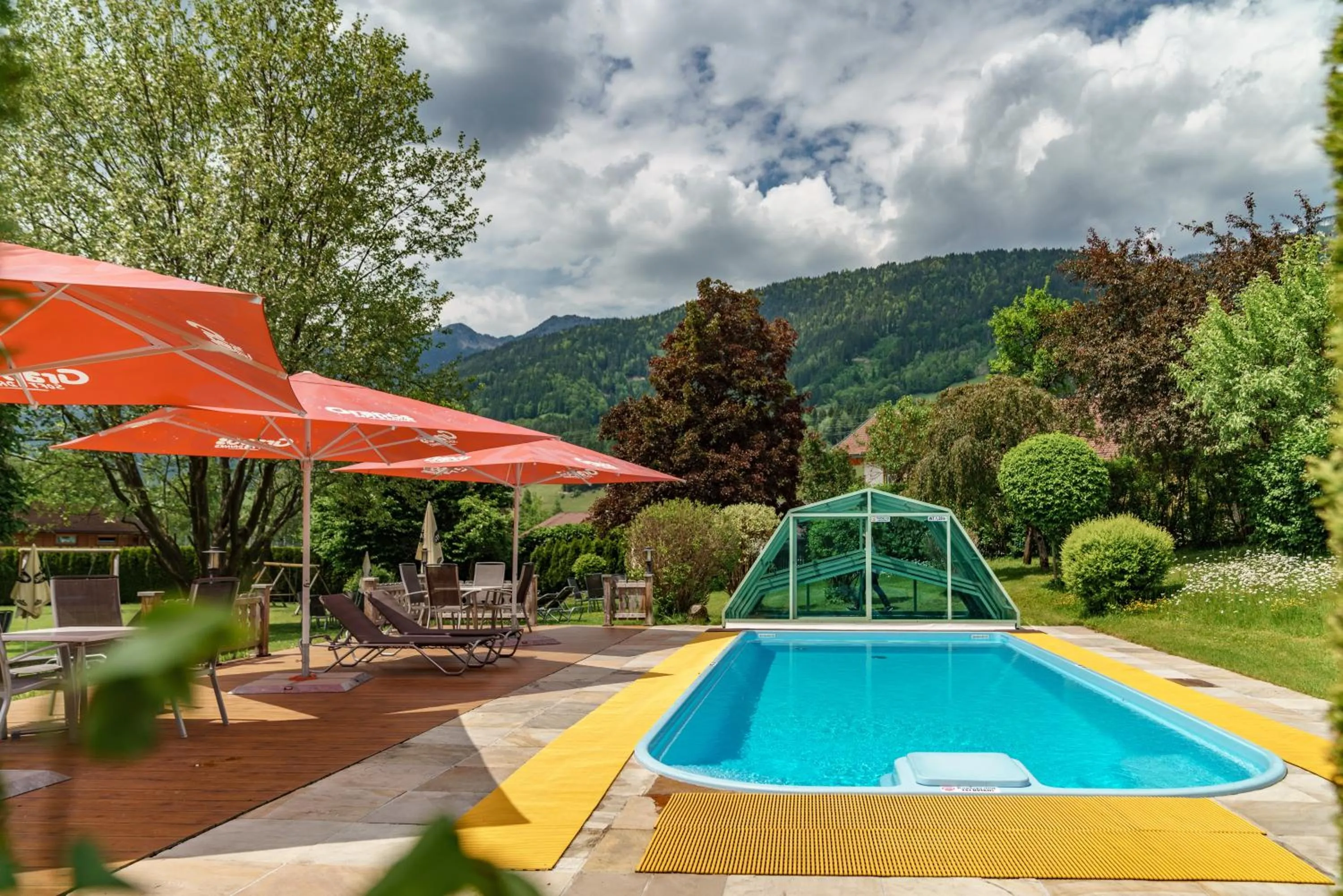 Swimming pool in Sport & Familienhotel Bärenwirt
