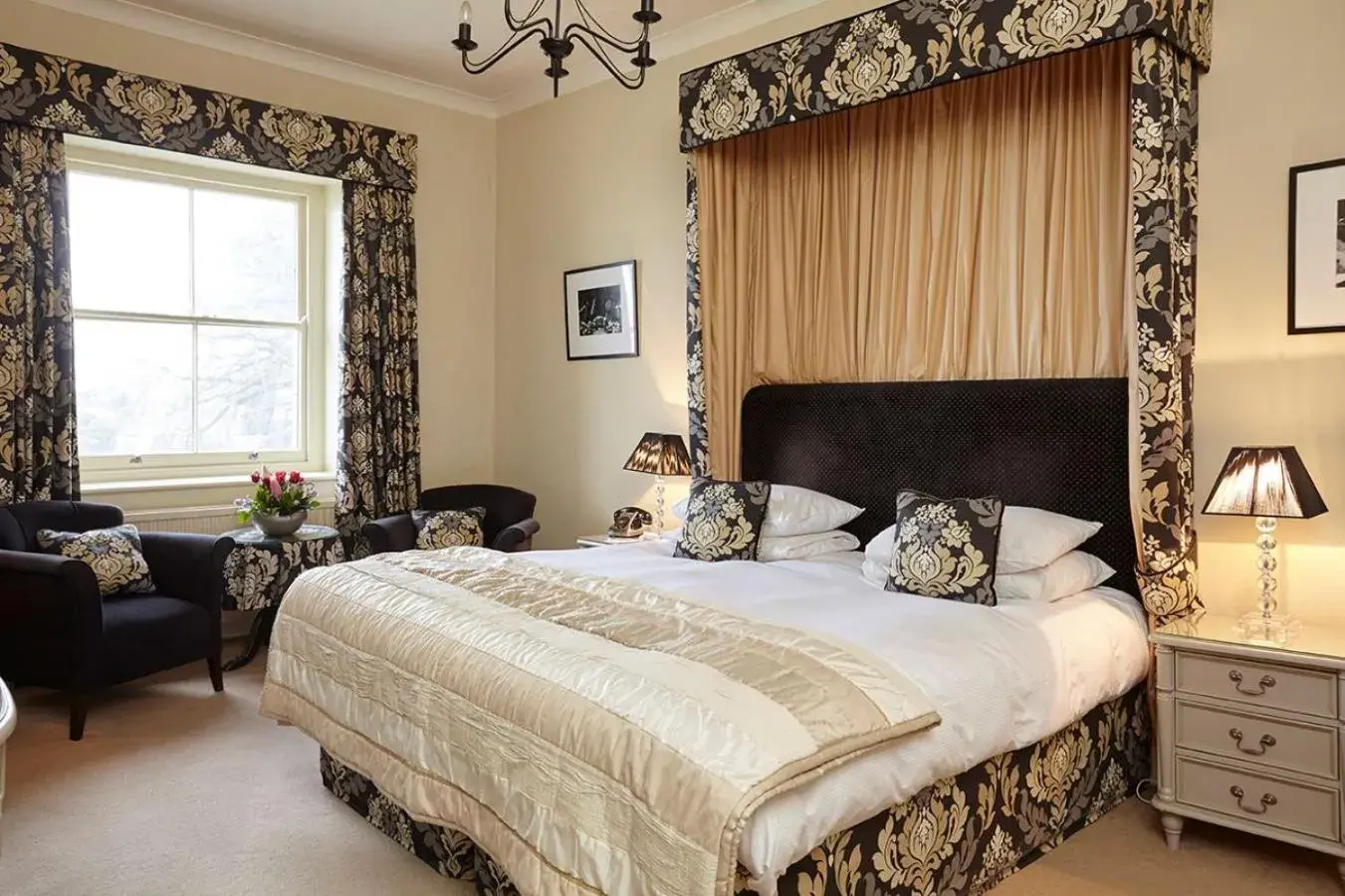 Deluxe Double or Twin Room with Garden View in The Royal Hotel Deluxe Double or Twin Room with Garden View in The Royal Hotel