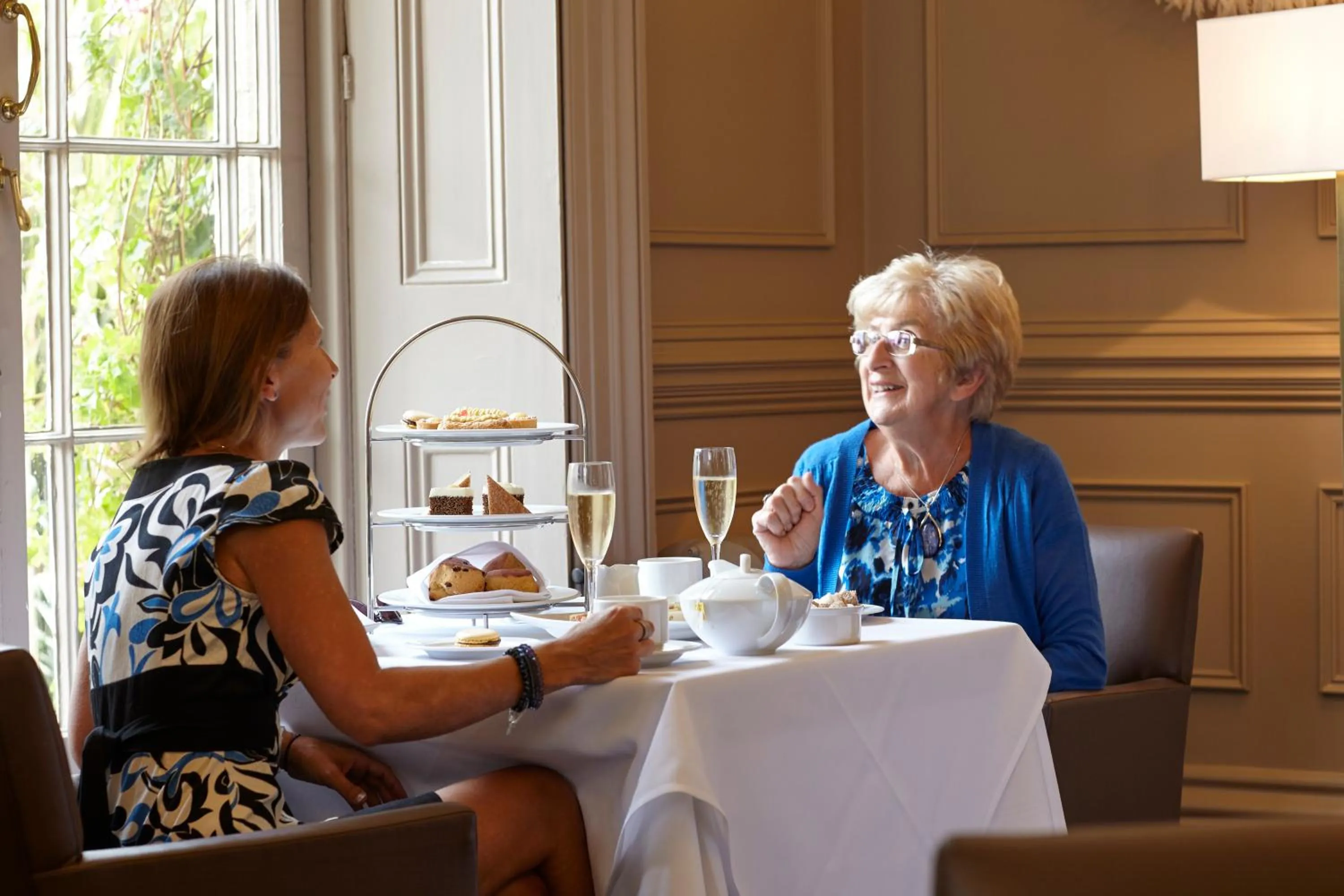 Lounge or bar in The Royal Hotel