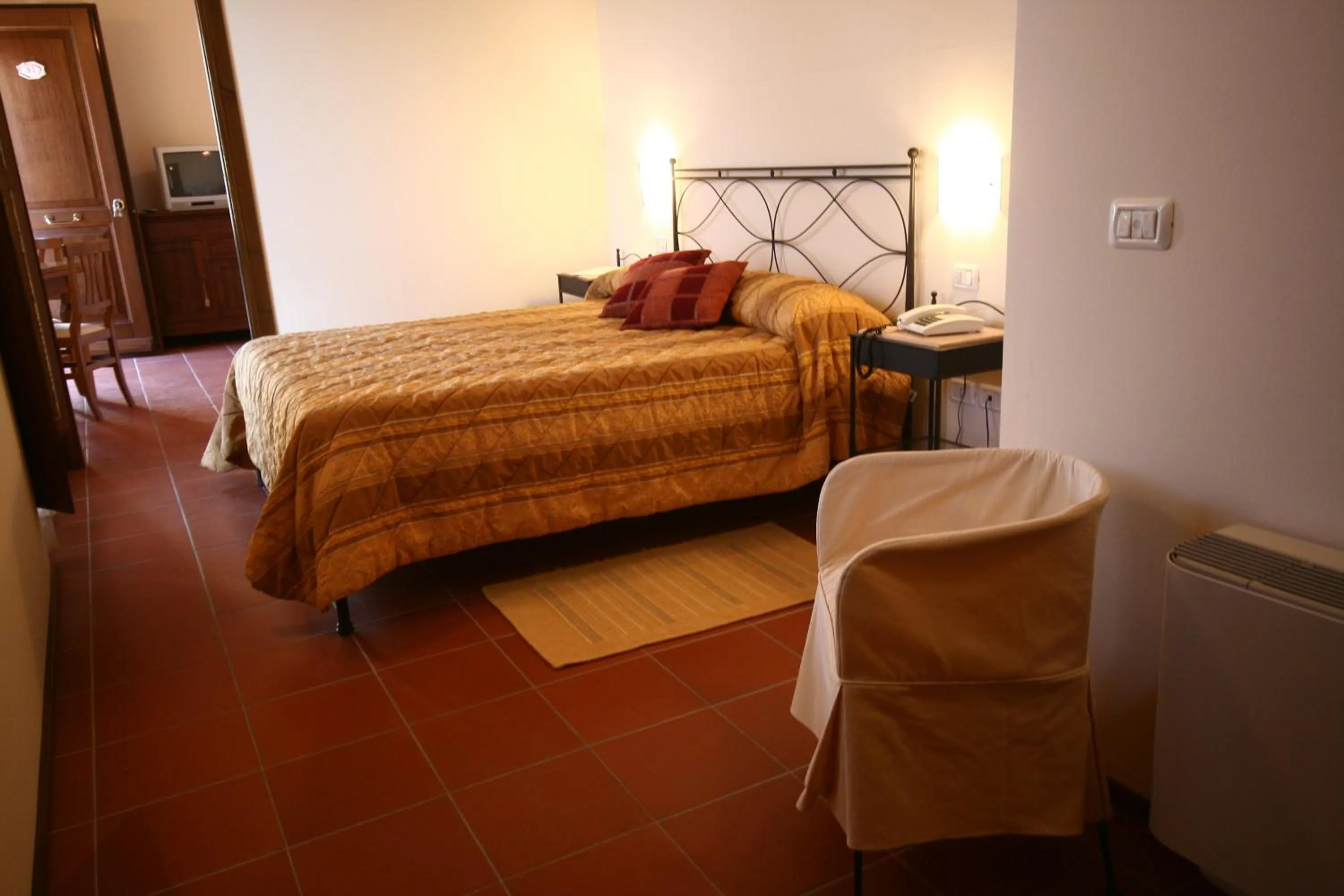 Bed in Casa Oliva Albergo Diffuso