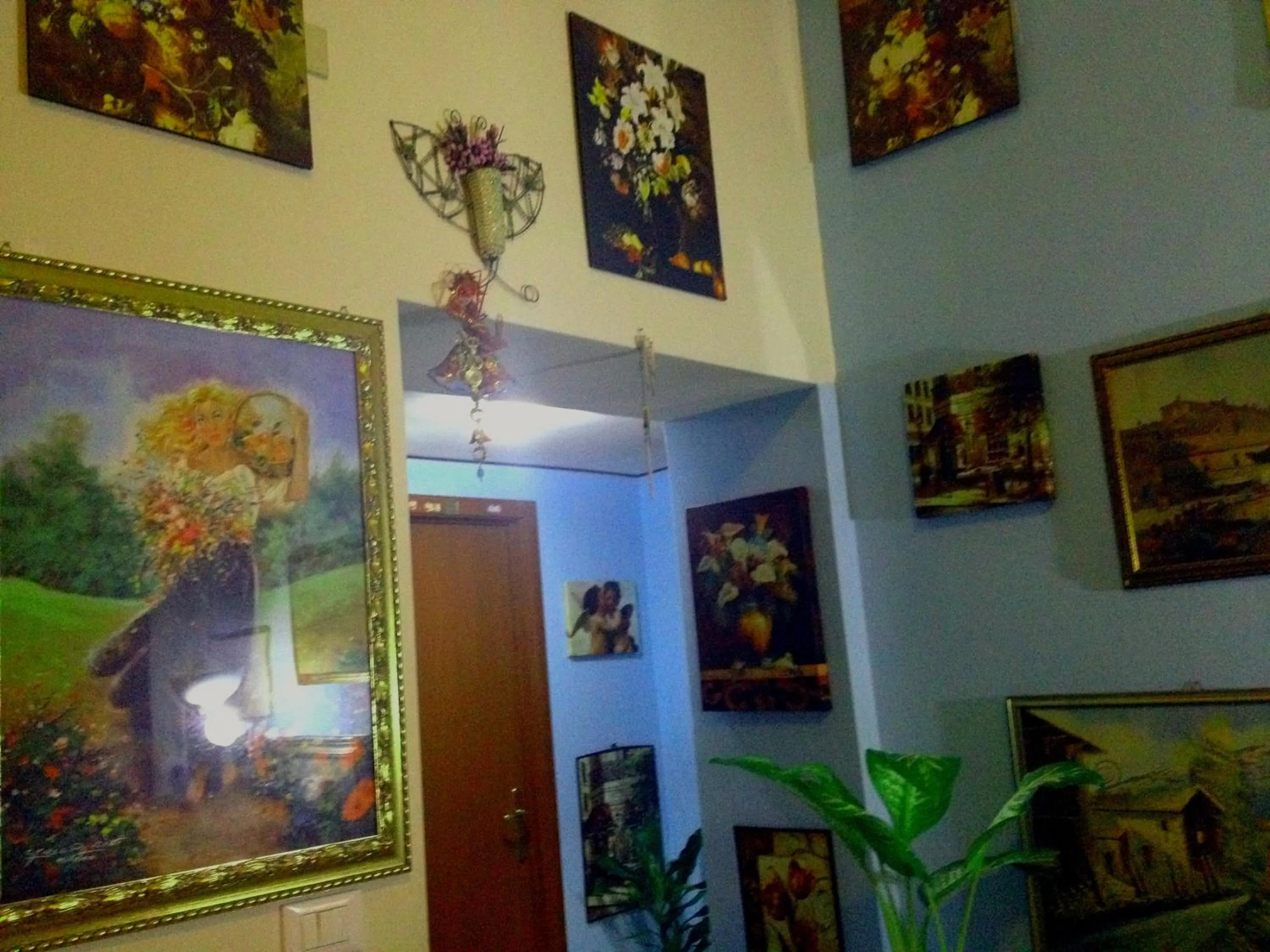 Decorative detail in B&B Cappellini