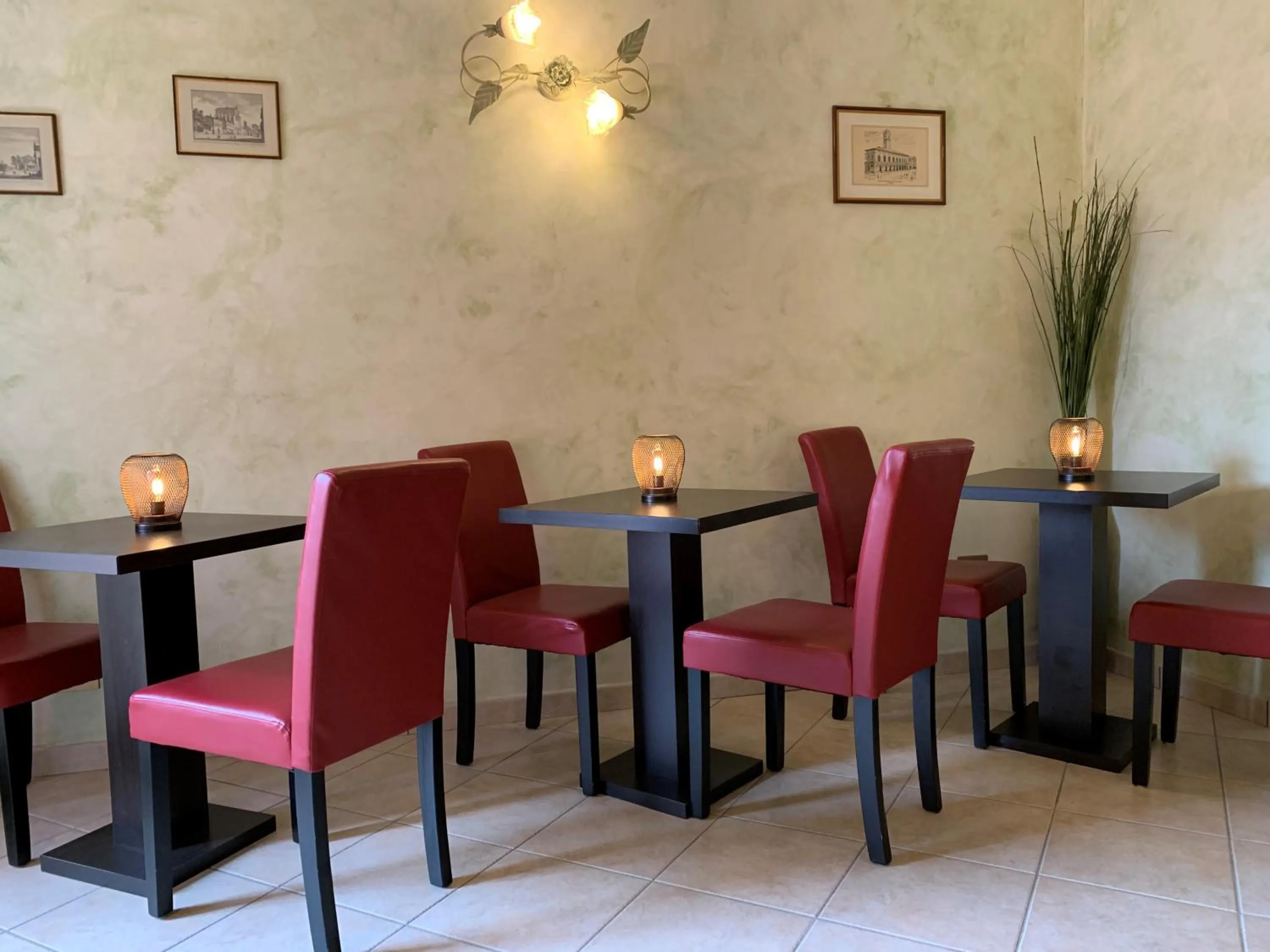 Seating area in Hotel Roma