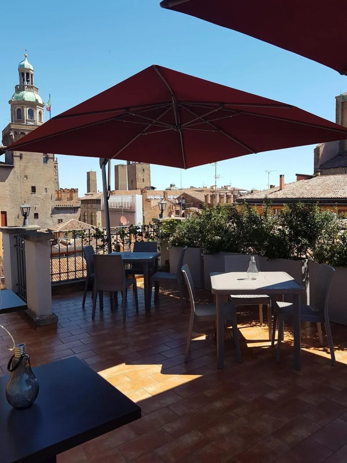 Restaurant/places to eat in Hotel Roma