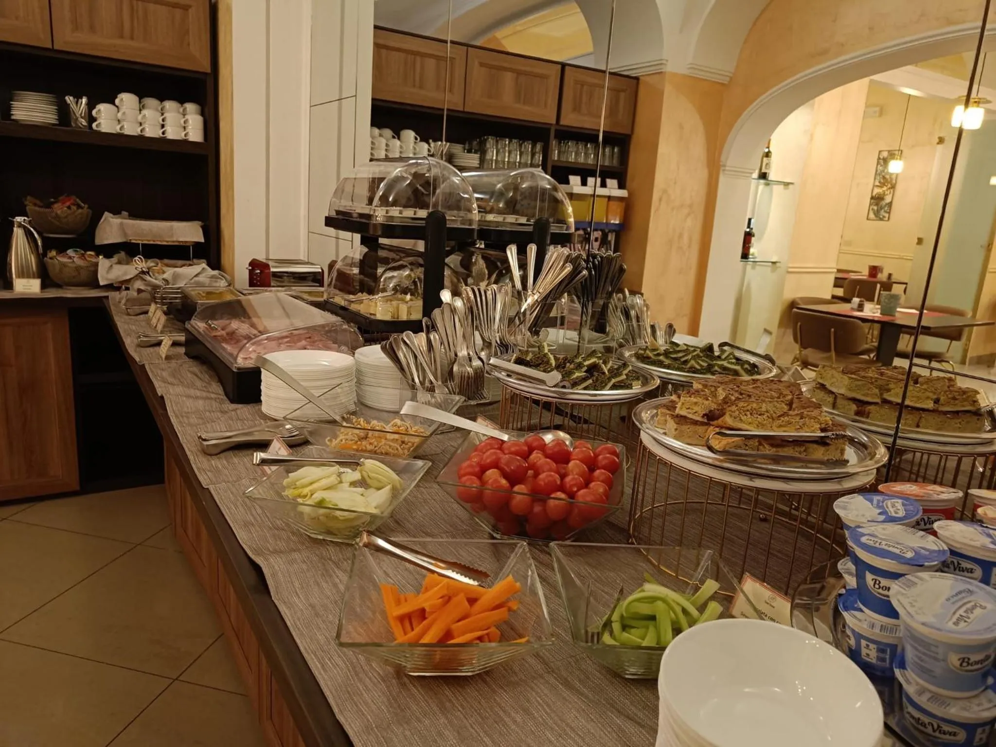 Food and drinks in Hotel Roma