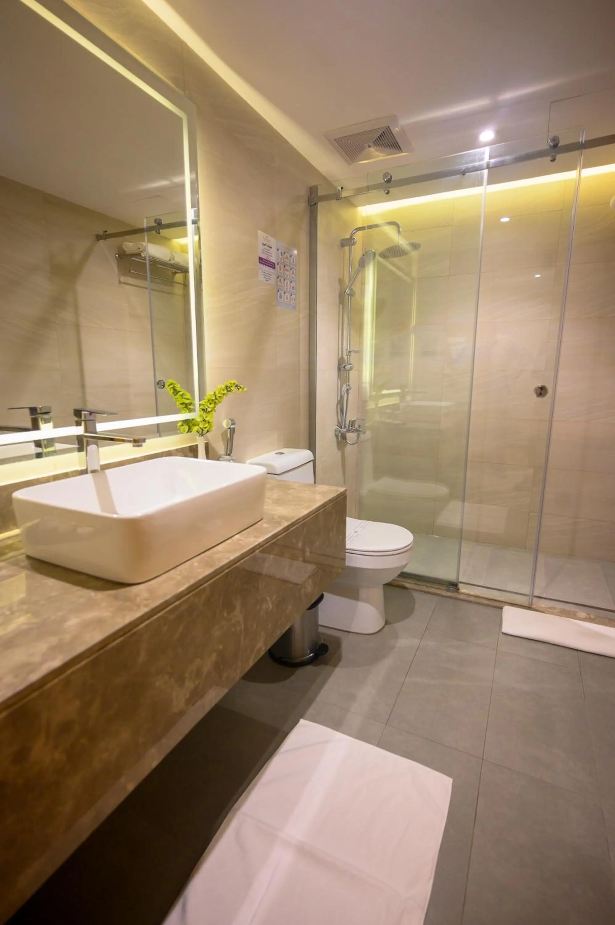 Shower in Boudl Al Maidan