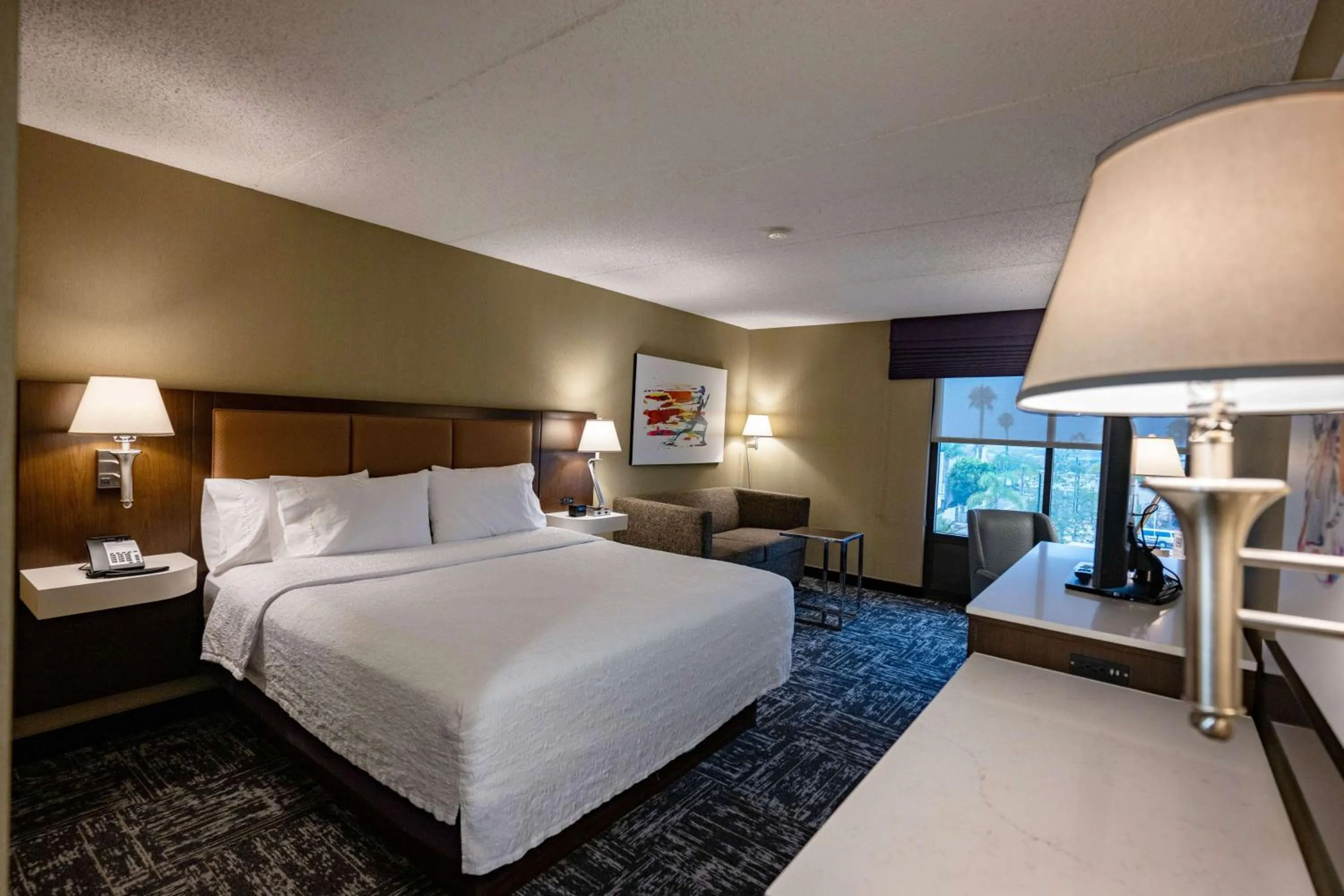 Bed in Hampton Inn by Hilton San Diego - Kearny Mesa