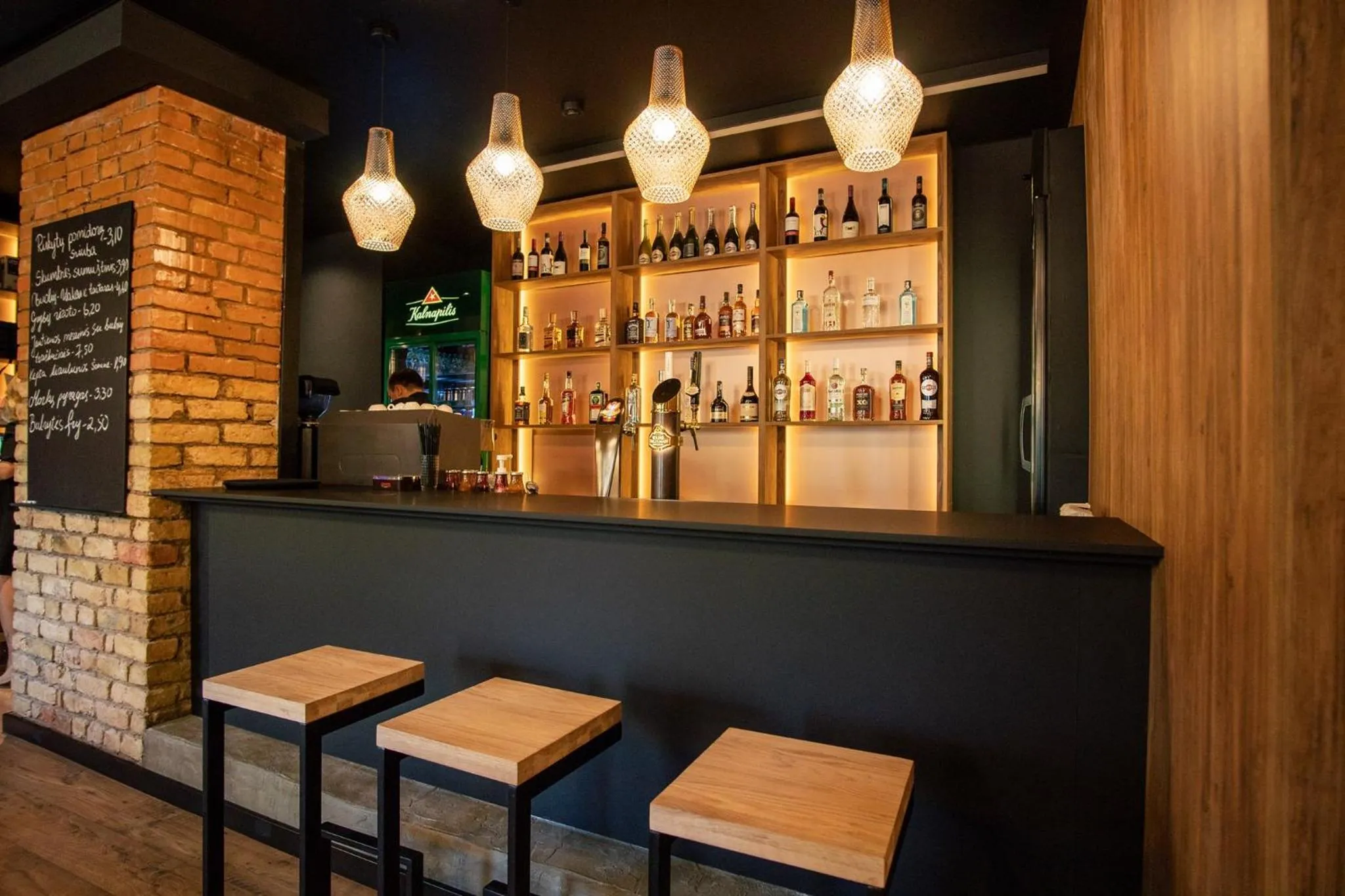 Restaurant/places to eat in Hotel Tomas