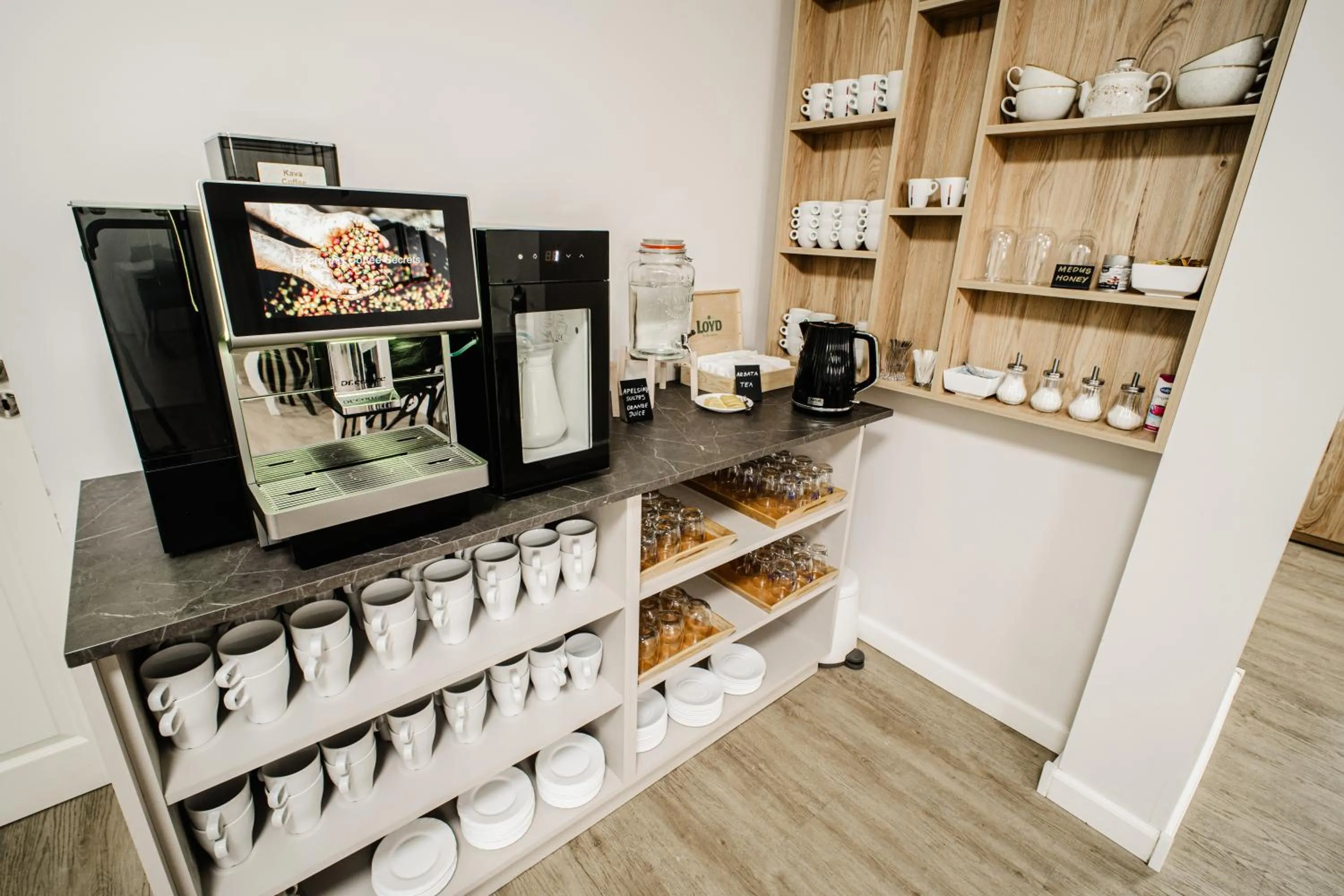 Breakfast in Hotel Tomas