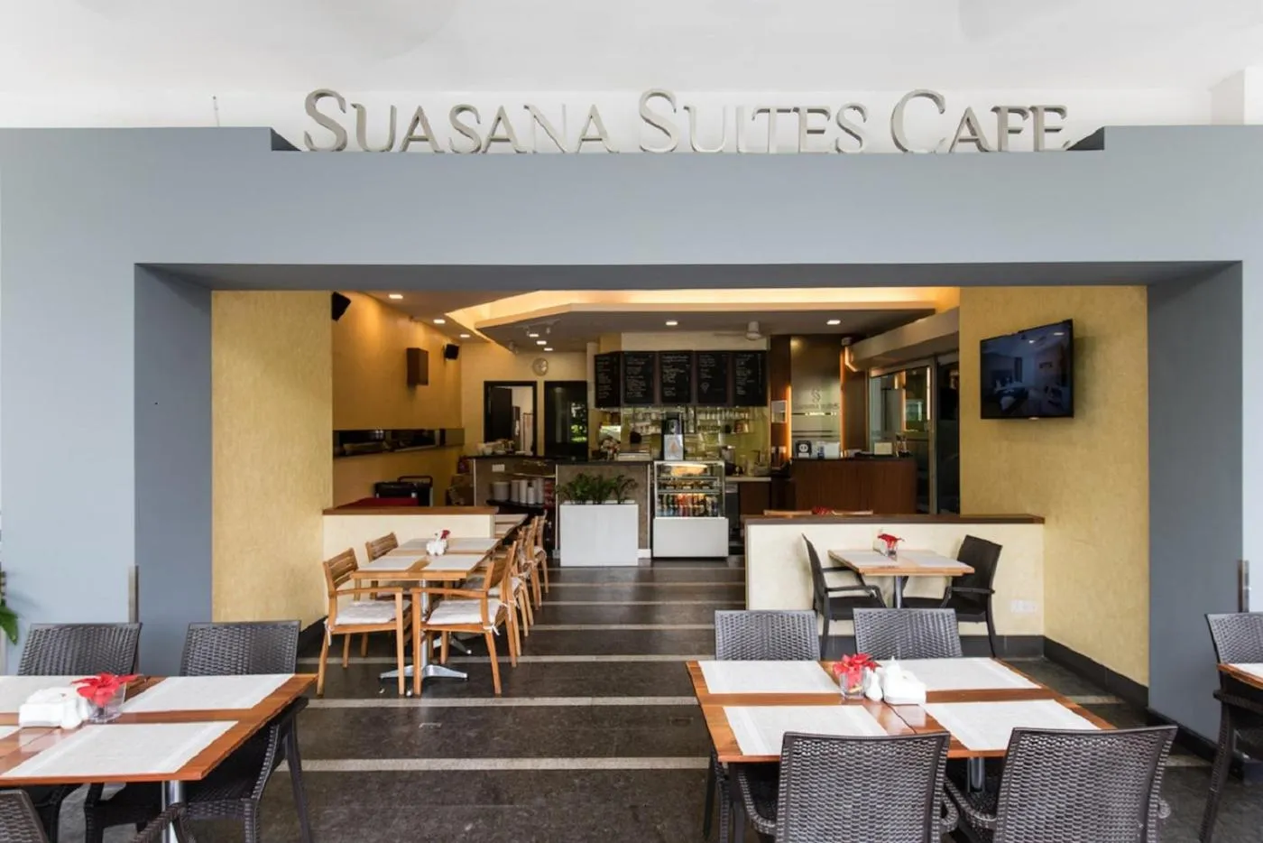 Breakfast in Holiday Heaven