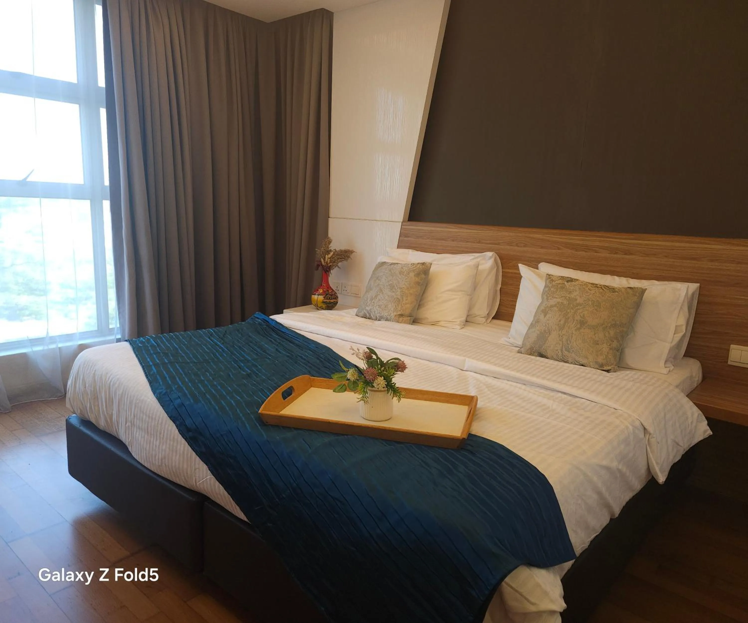 Property building, Bed in Holiday Heaven