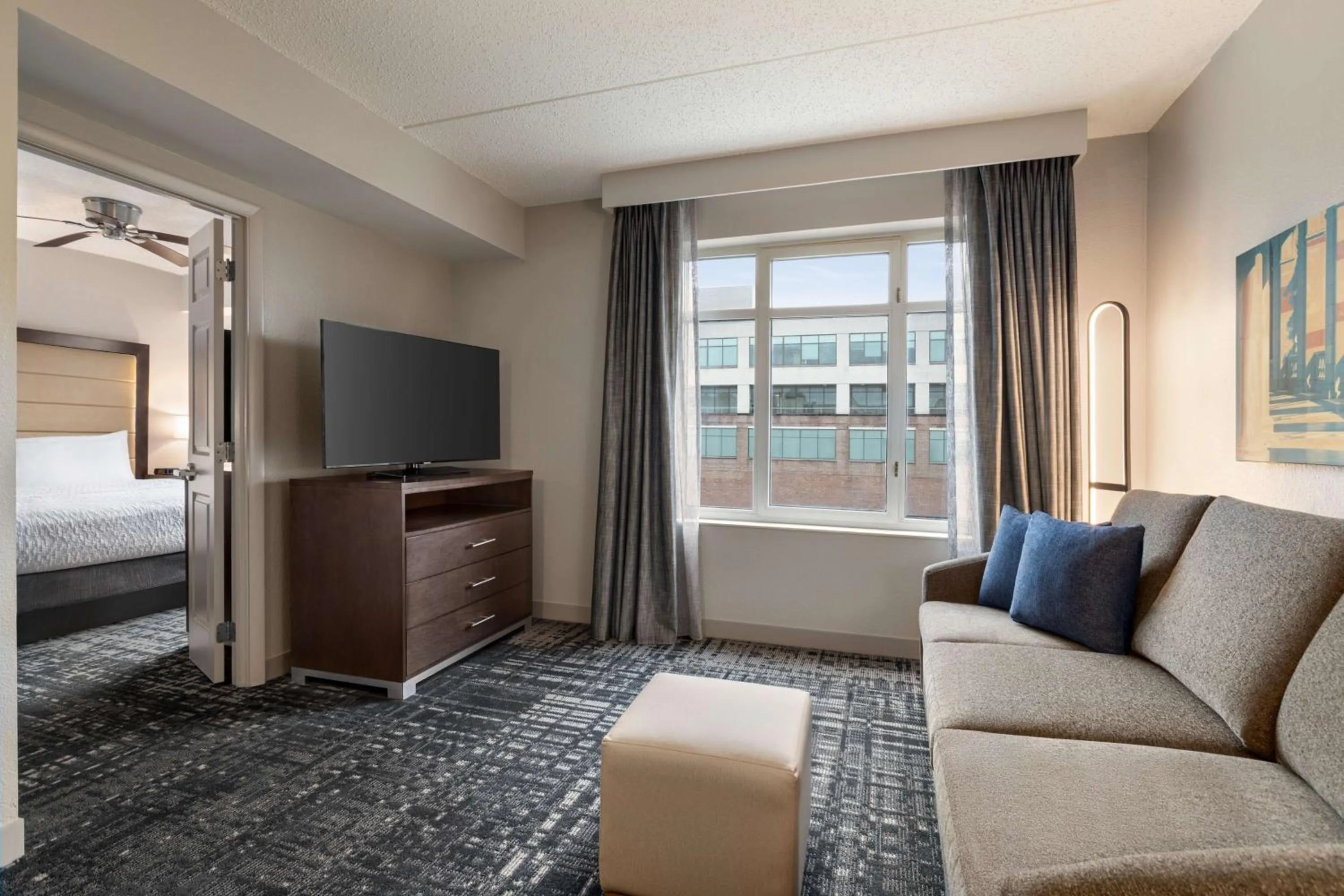 Living room, Bed in Homewood Suites by Hilton Washington, D.C. Downtown