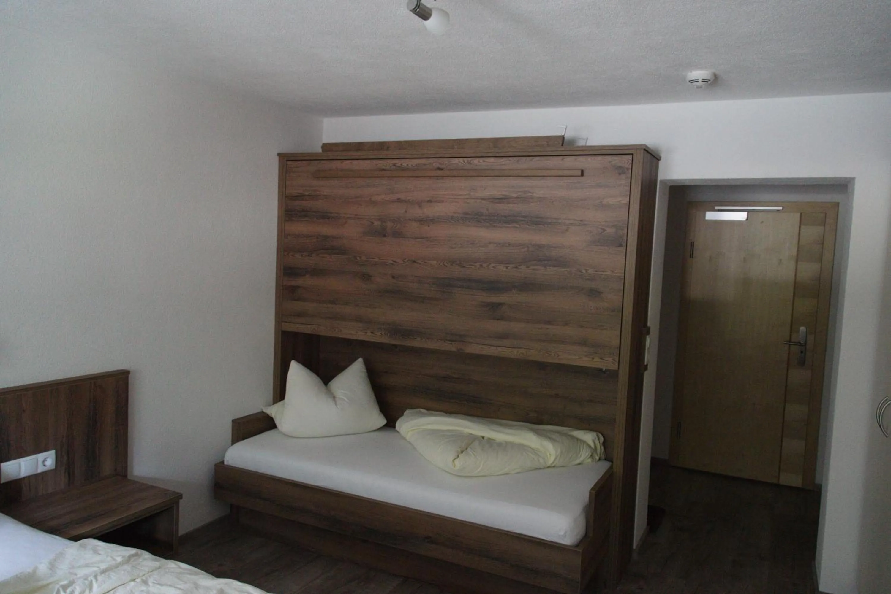 bunk bed, Bed in Apart Felsenhof