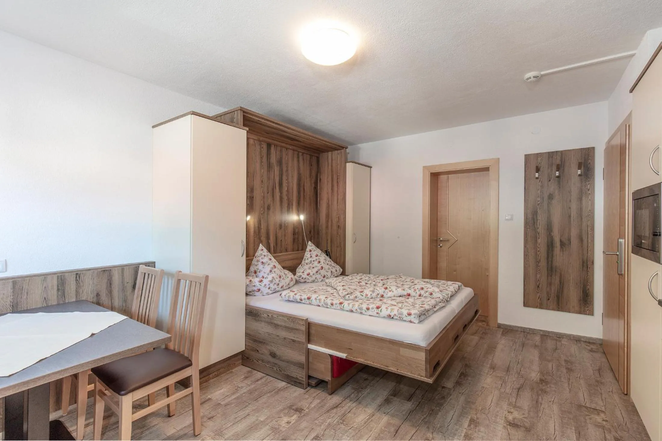 Living room, Bed in Apart Felsenhof