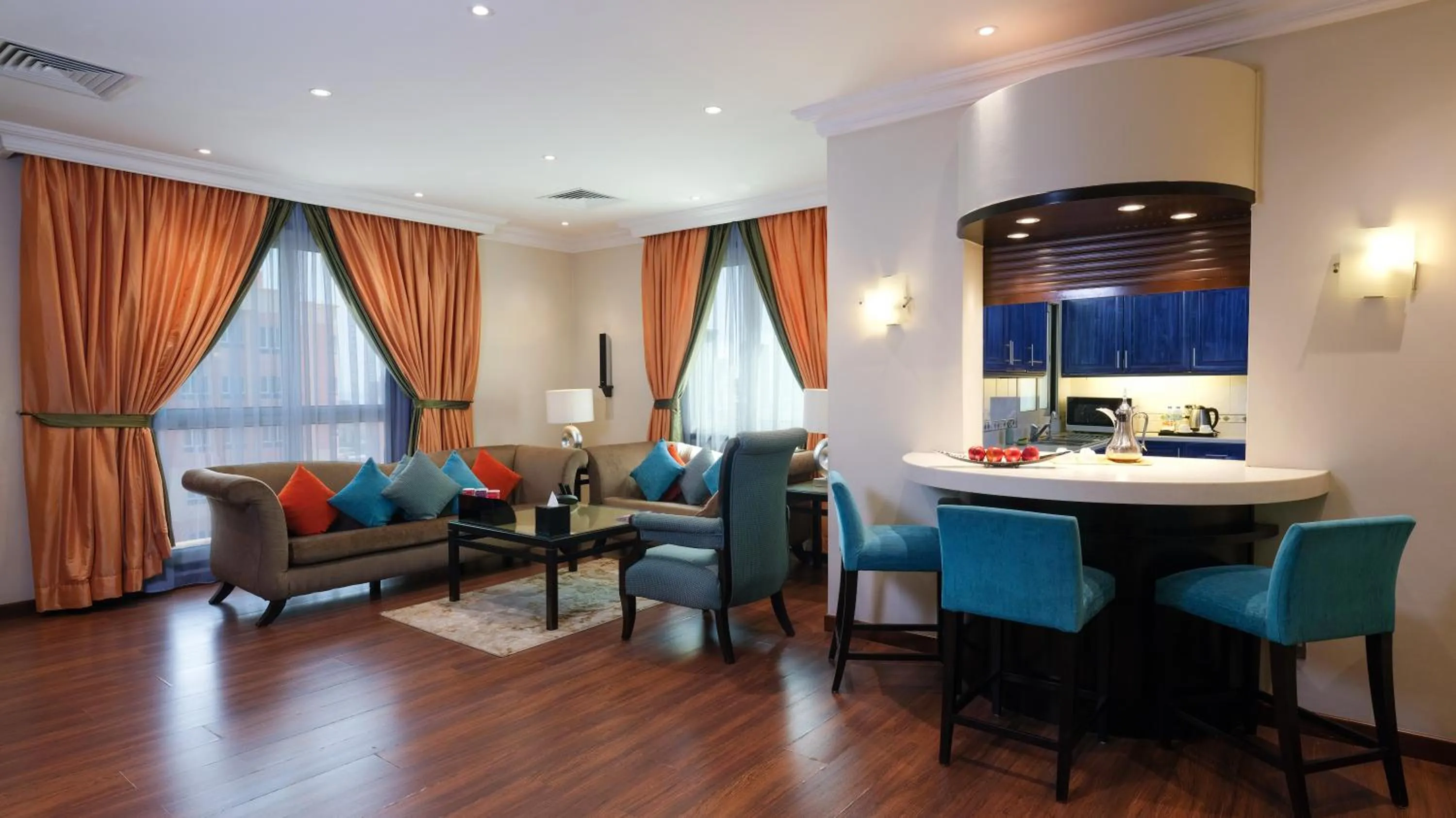 Kitchen or kitchenette in Boudl Salmiya, Kuwait - بودل السالمية الكويت