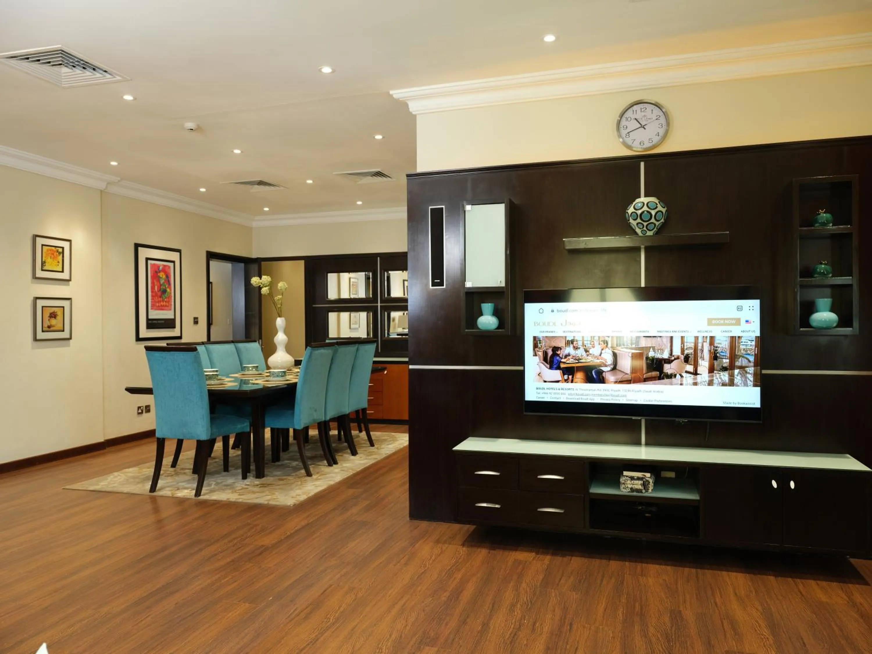 Kitchen or kitchenette in Boudl Salmiya, Kuwait - بودل السالمية الكويت