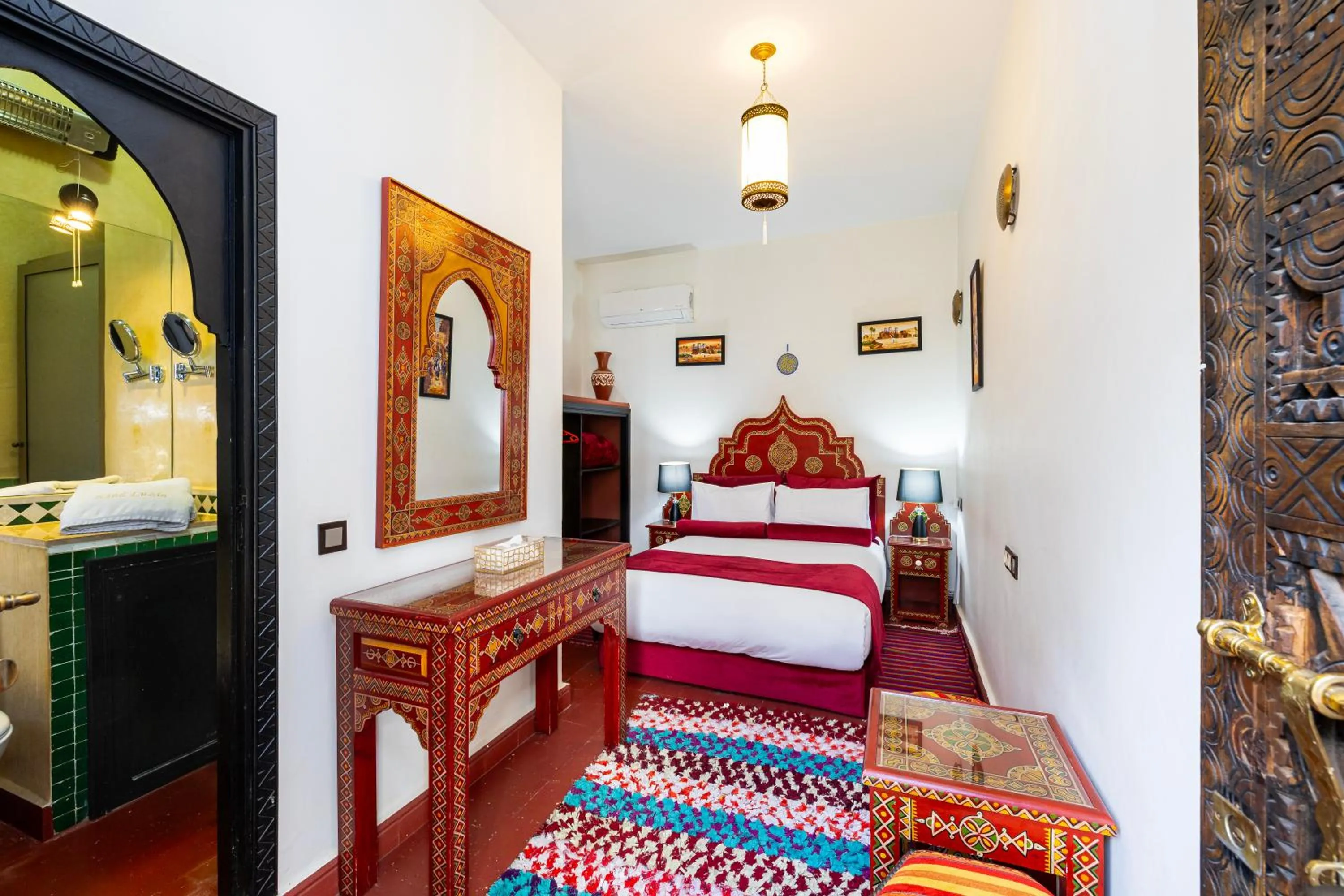 Photo of the whole room, Bed in Riad Luzia