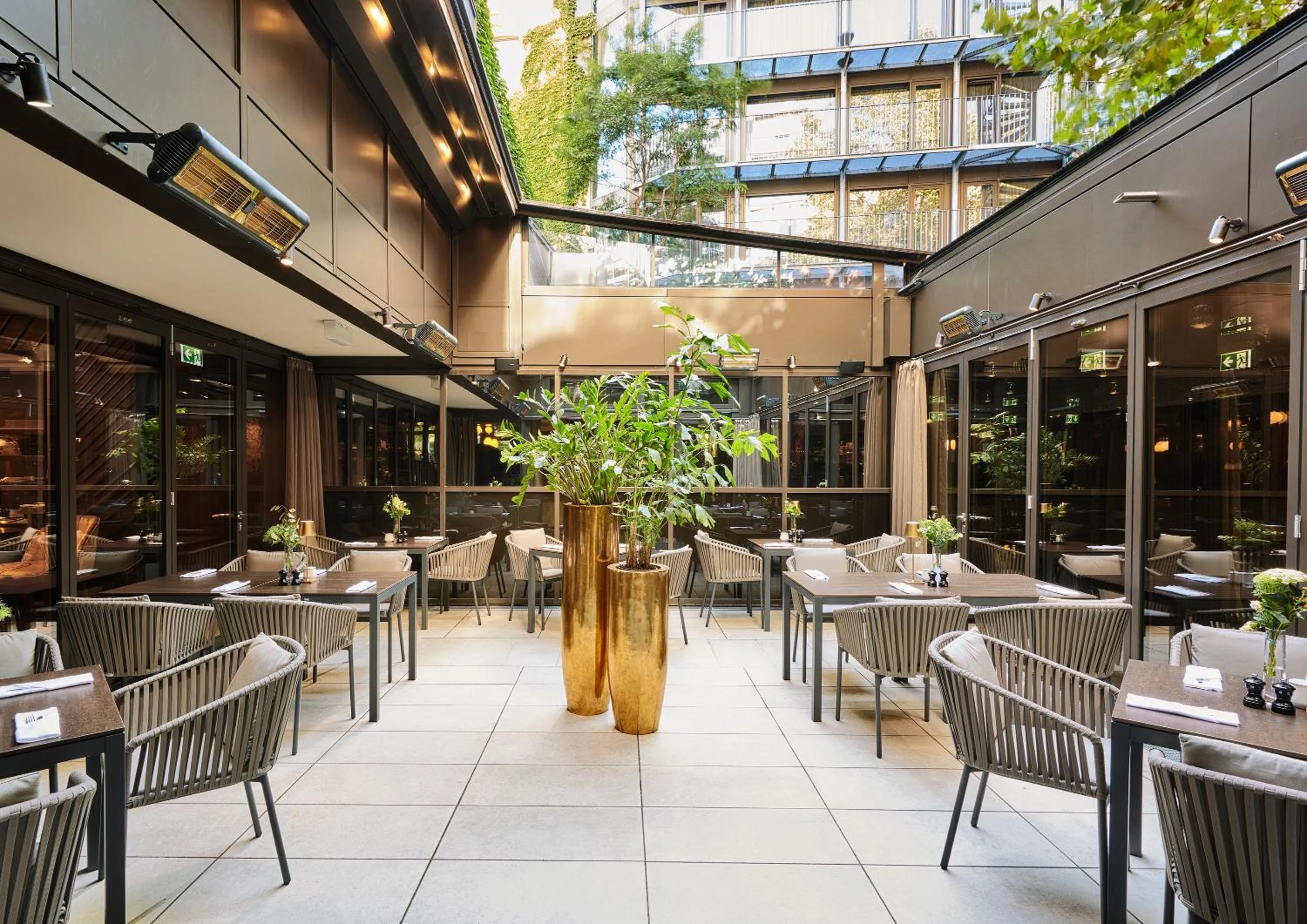 Restaurant/places to eat in Living Hotel Das Viktualienmarkt