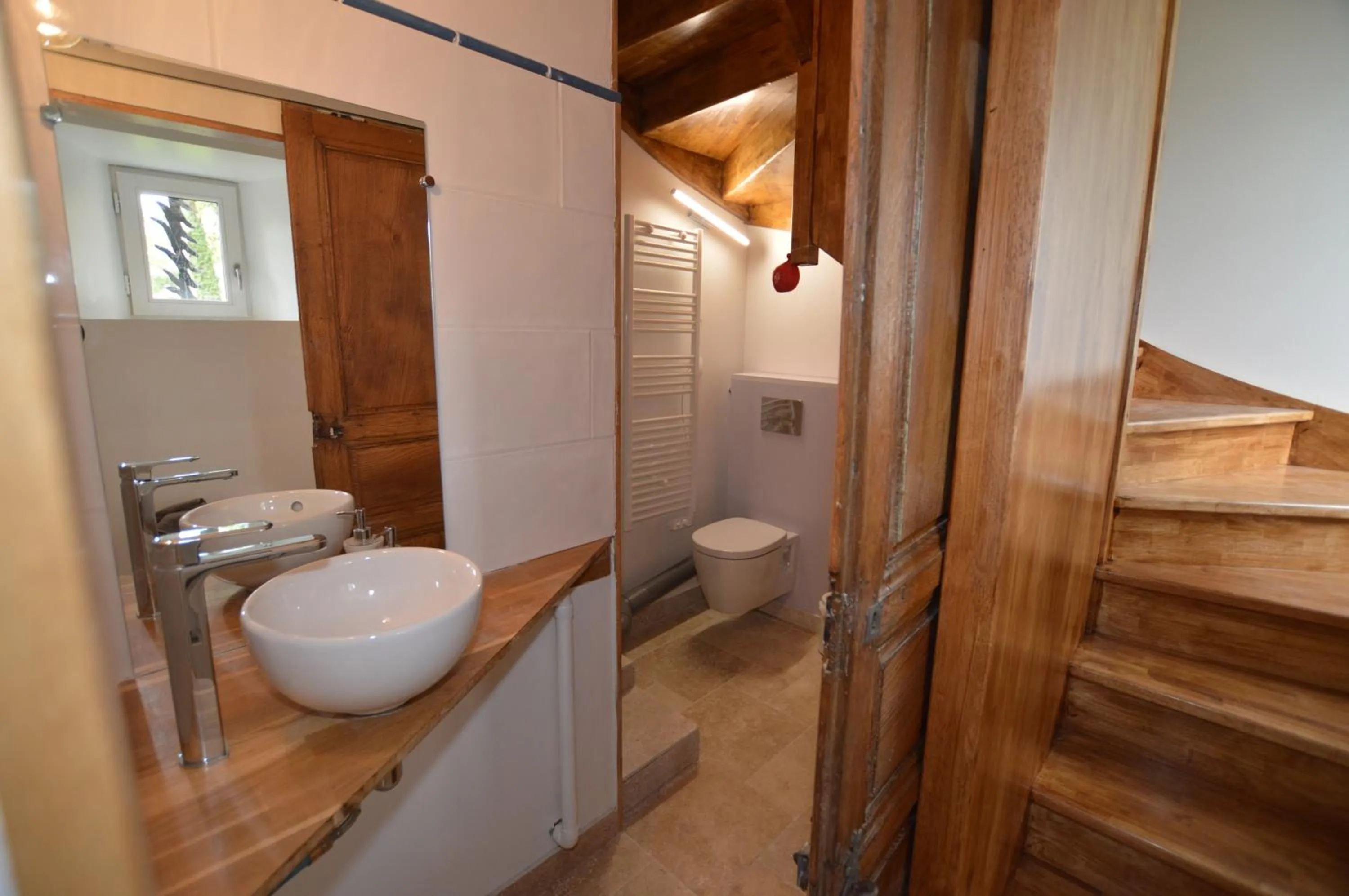 Toilet in Chateau des Fontenelles