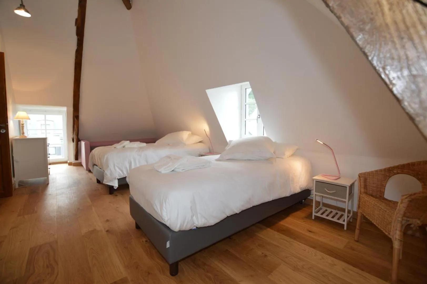 Photo of the whole room, Bed in Chateau des Fontenelles