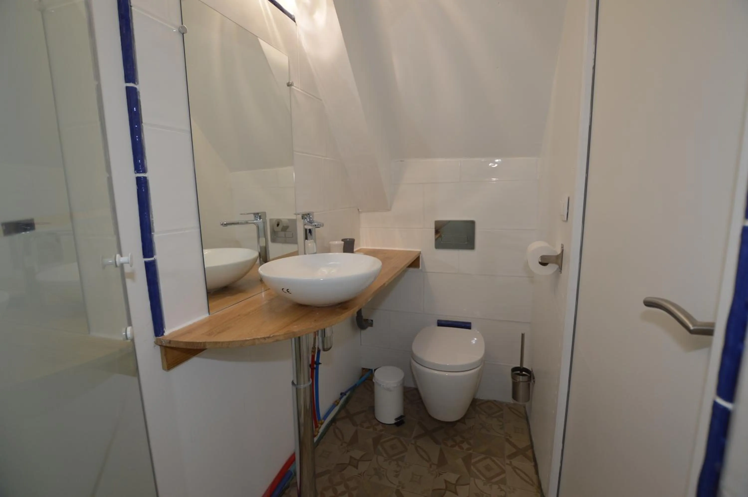 Toilet in Chateau des Fontenelles