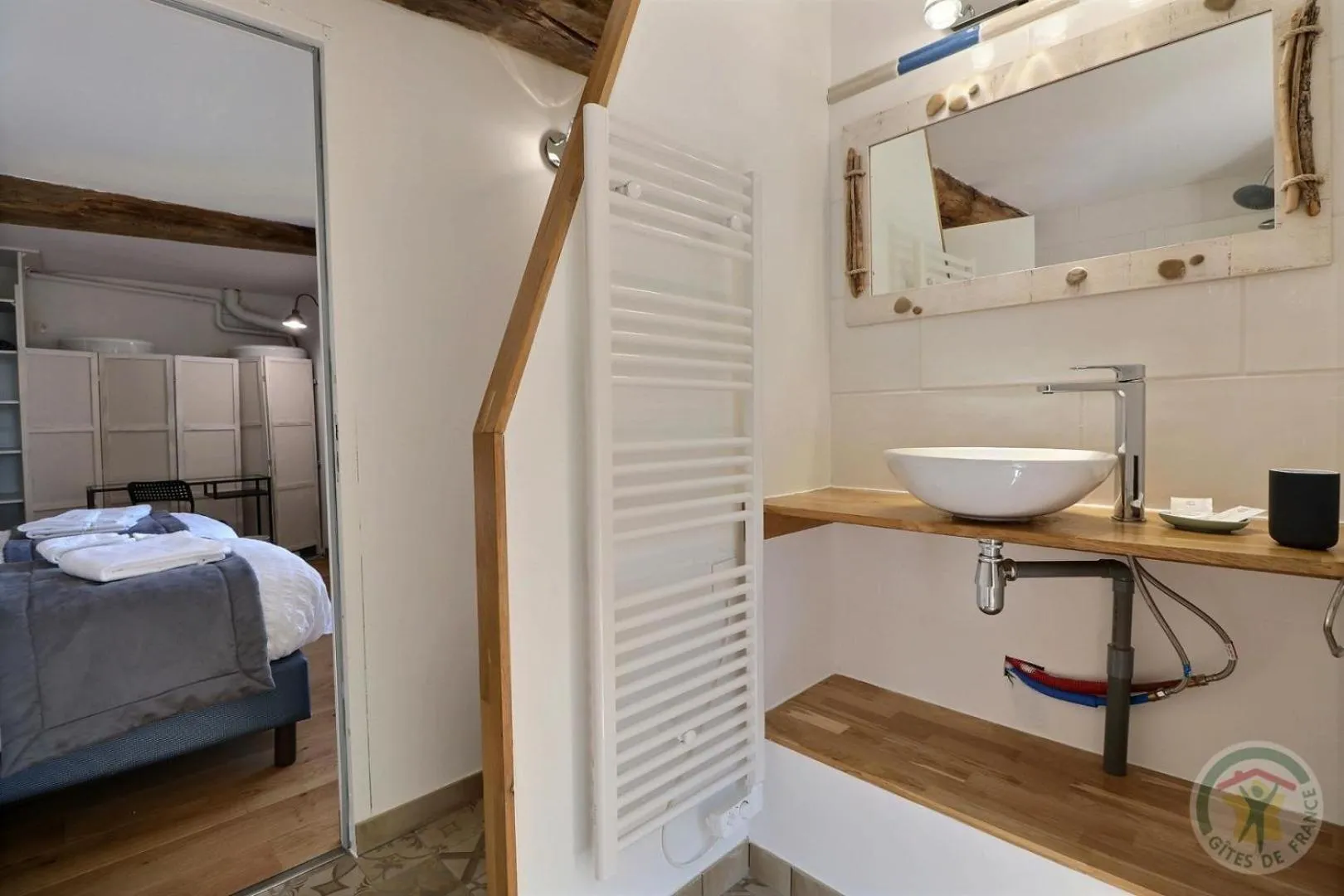 Bathroom, Bed in Chateau des Fontenelles