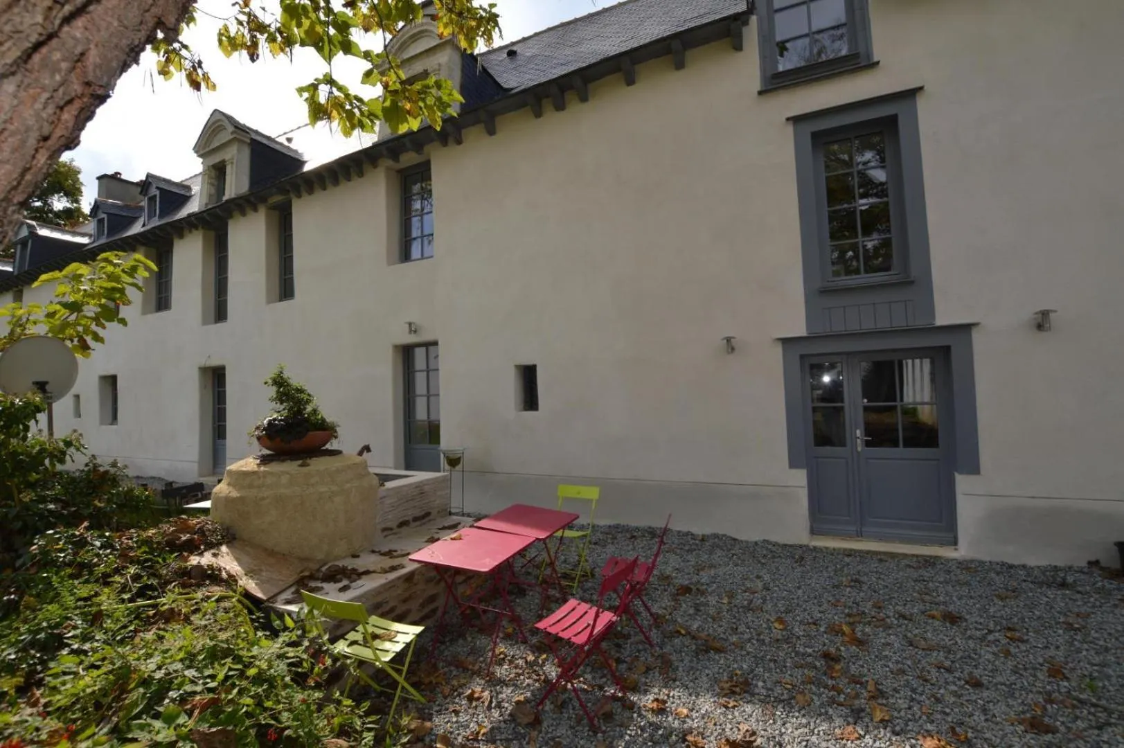 Facade/entrance in Chateau des Fontenelles