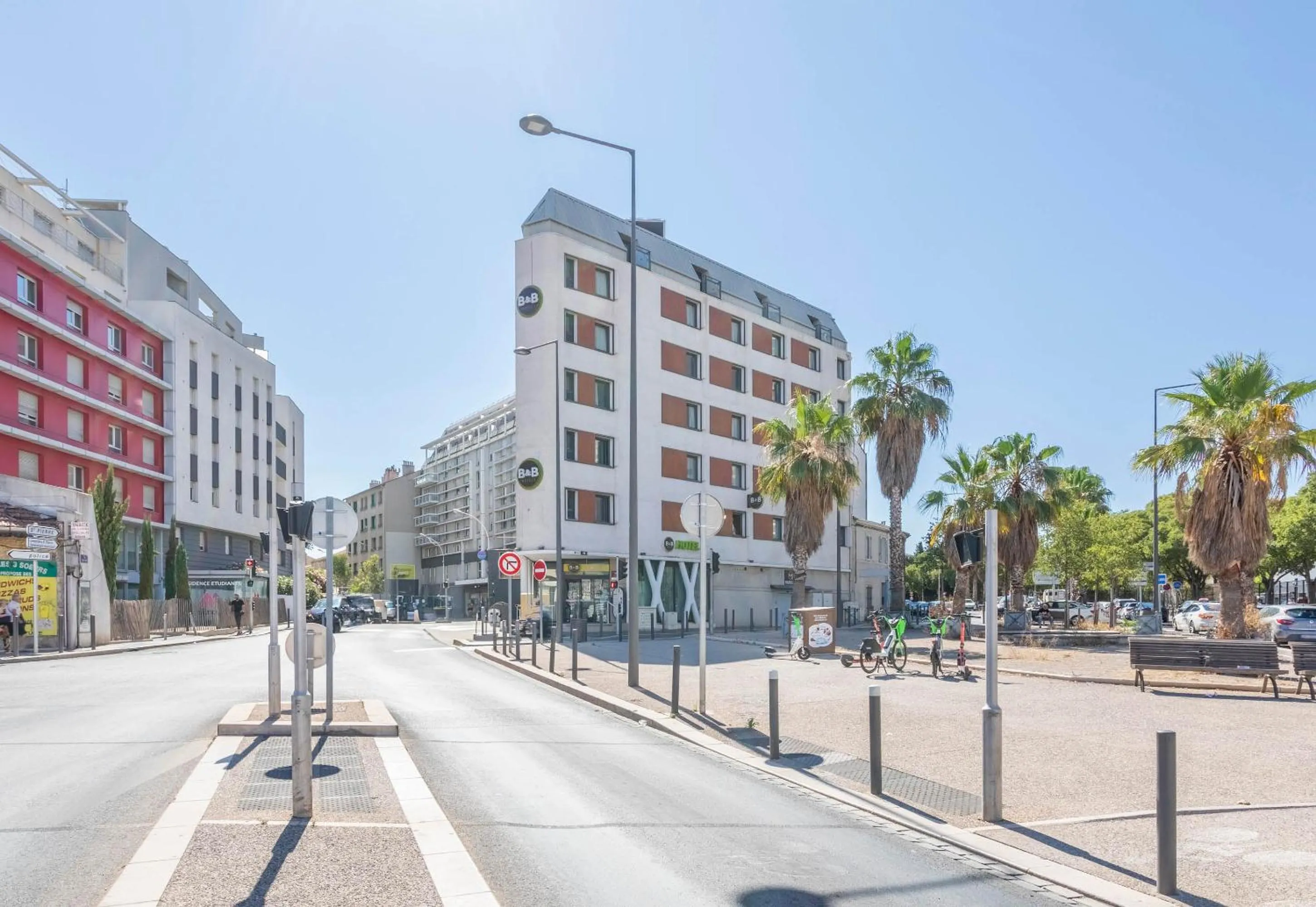 Property building in B&B HOTEL Marseille Centre La Timone