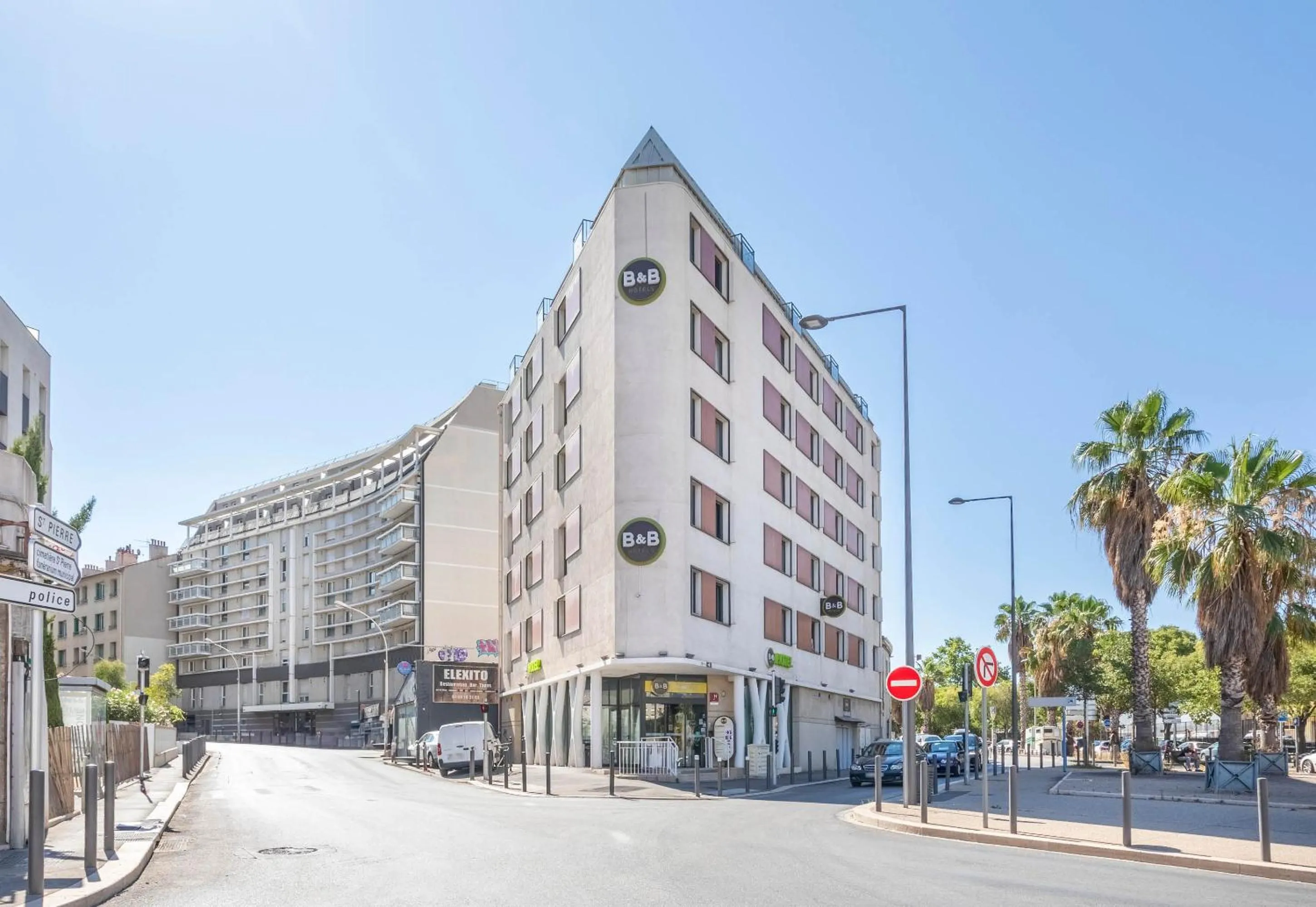 Property building in B&B HOTEL Marseille Centre La Timone
