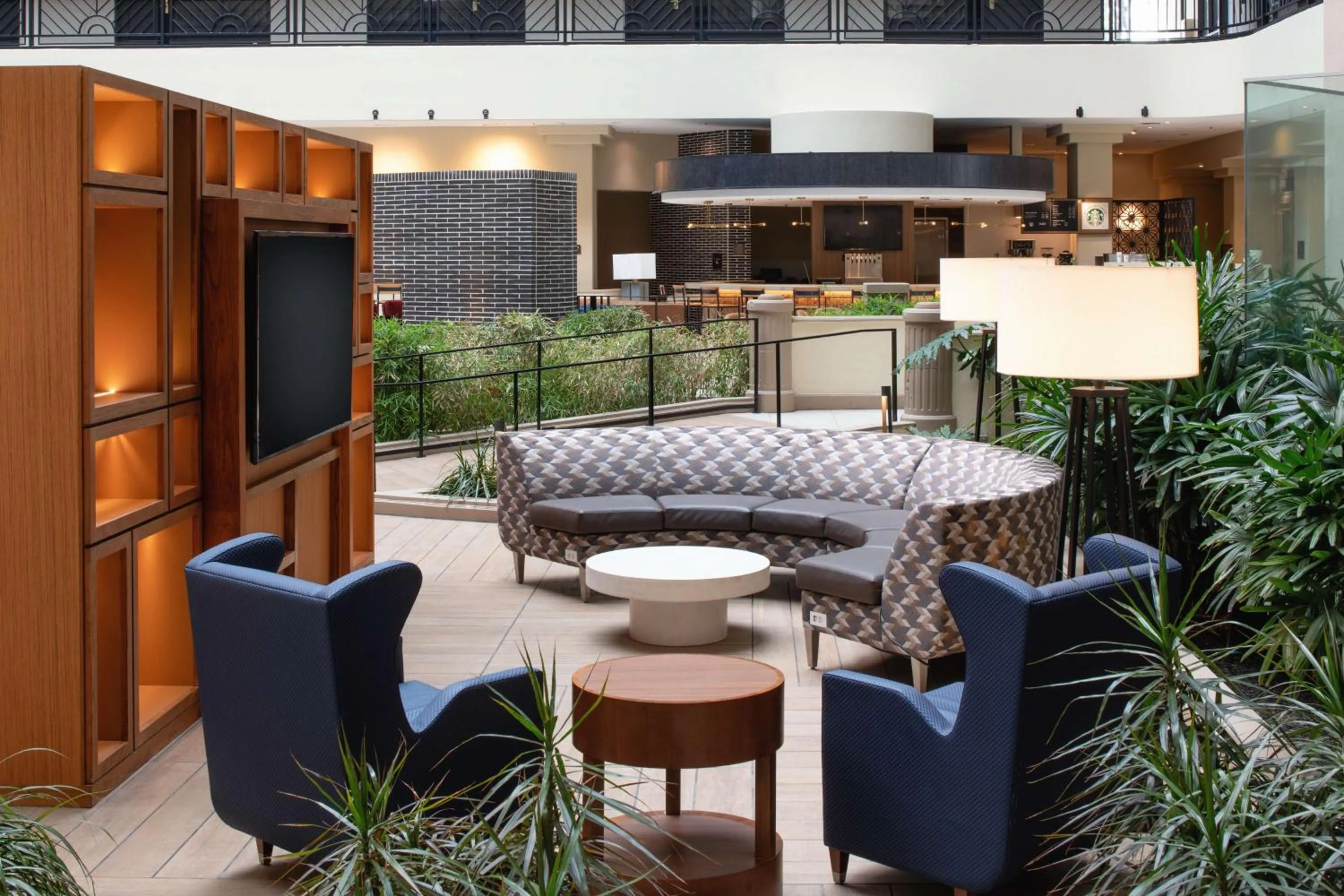 Lobby or reception in Embassy Suites by Hilton San Francisco Airport Oyster Point