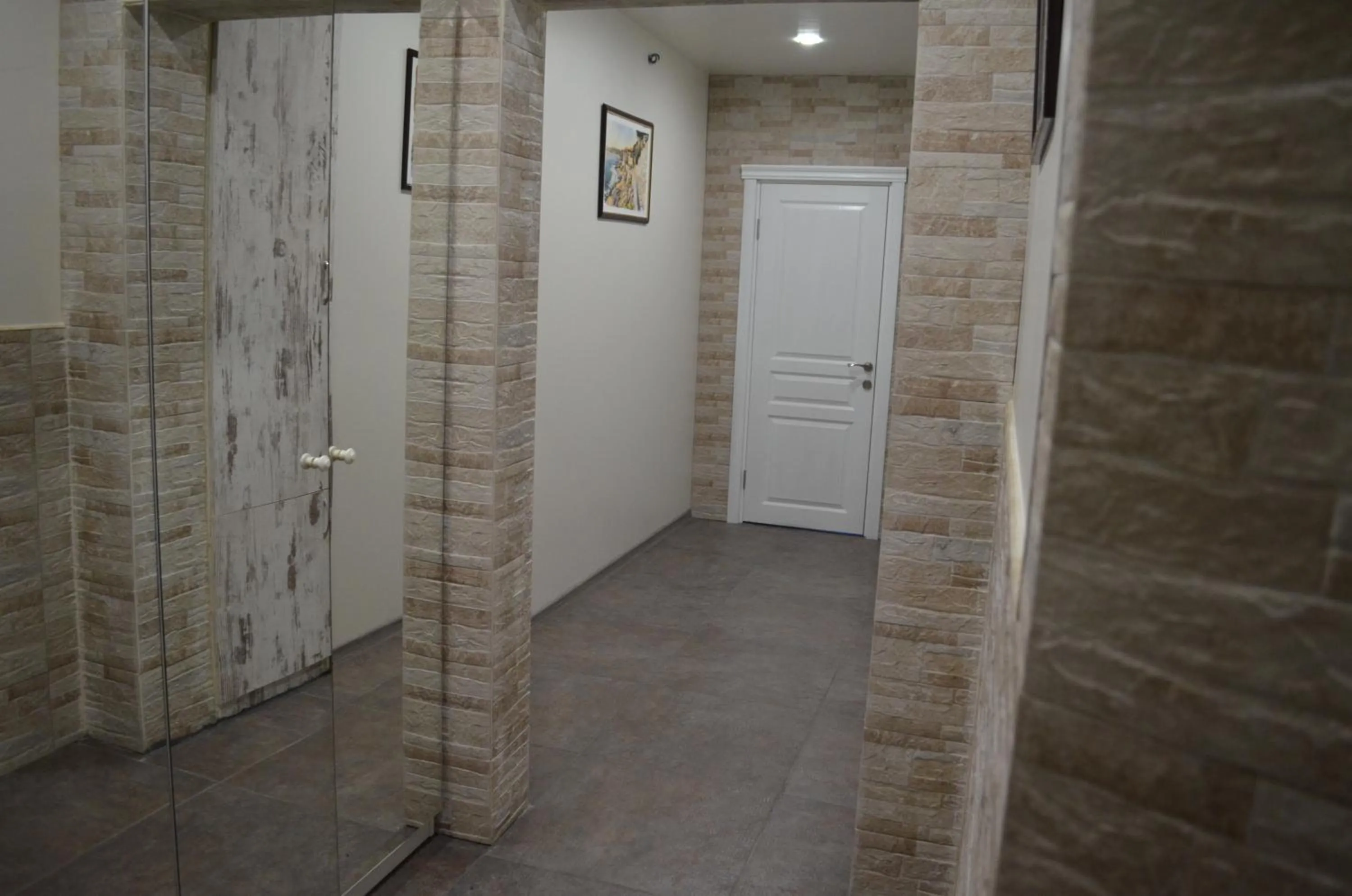 Property building in Rio rooms (стаи за гости)