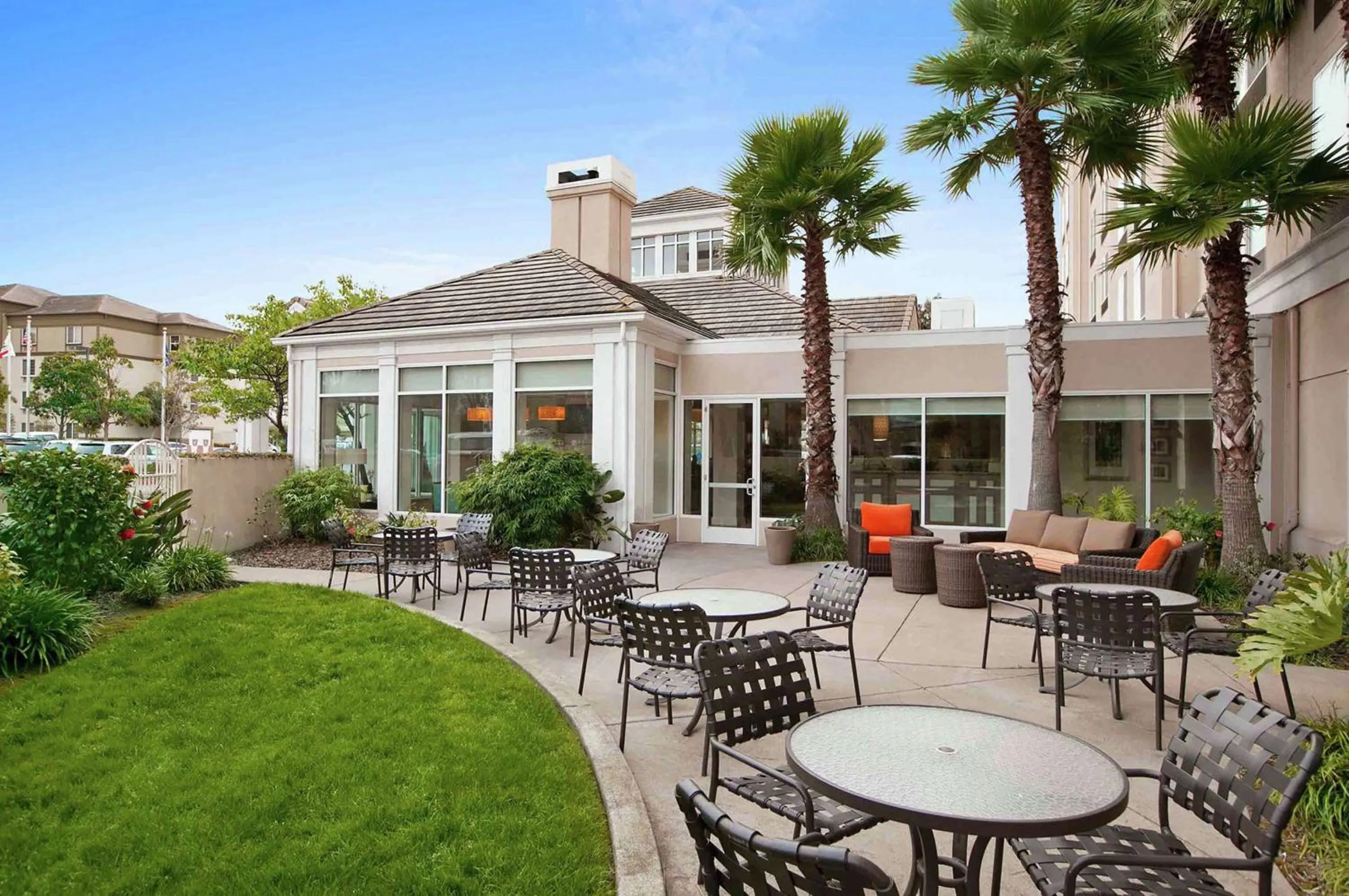 Patio in Hilton Garden Inn San Francisco Airport North