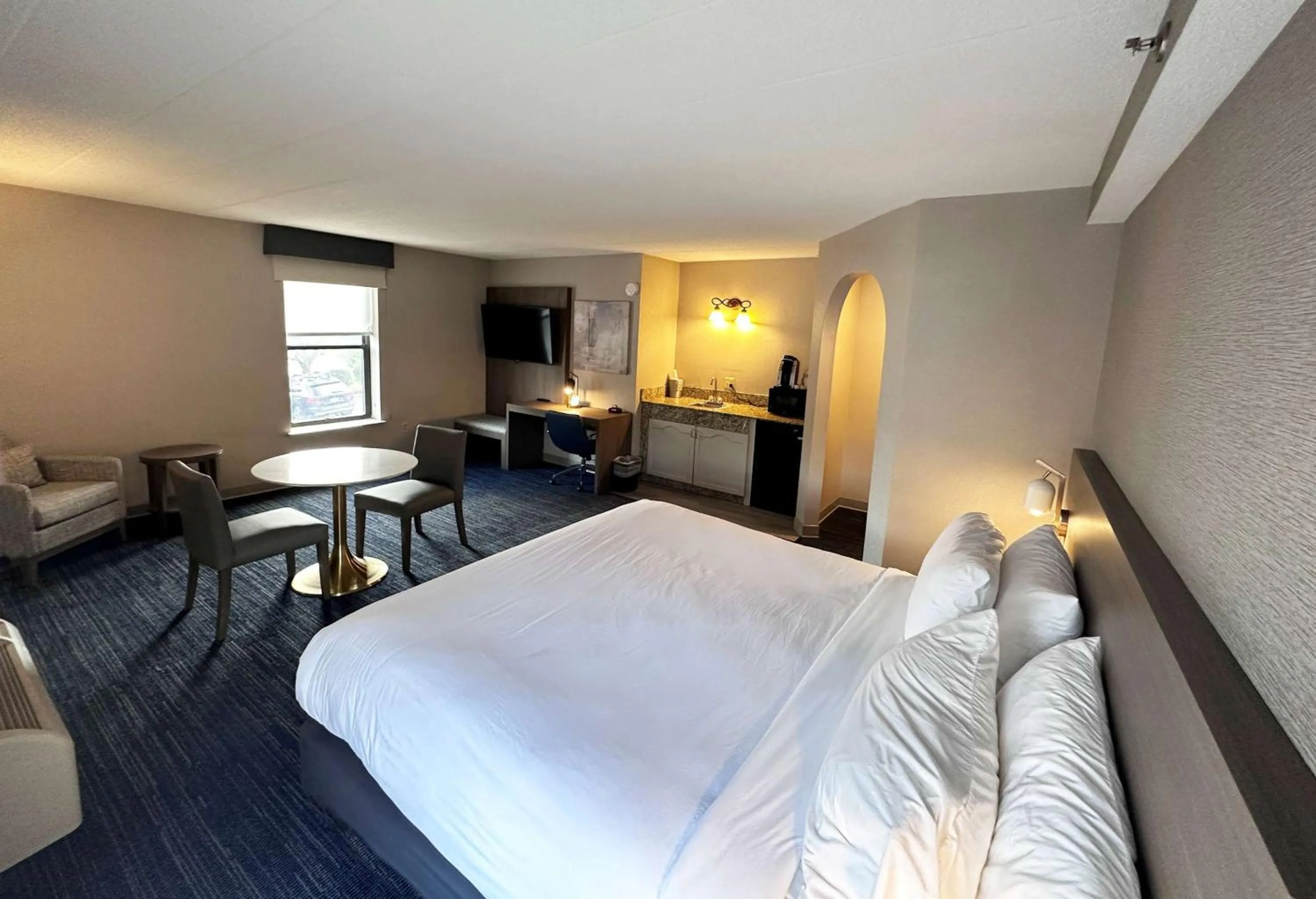 Photo of the whole room, Bed in Wingate by Wyndham Waynesboro