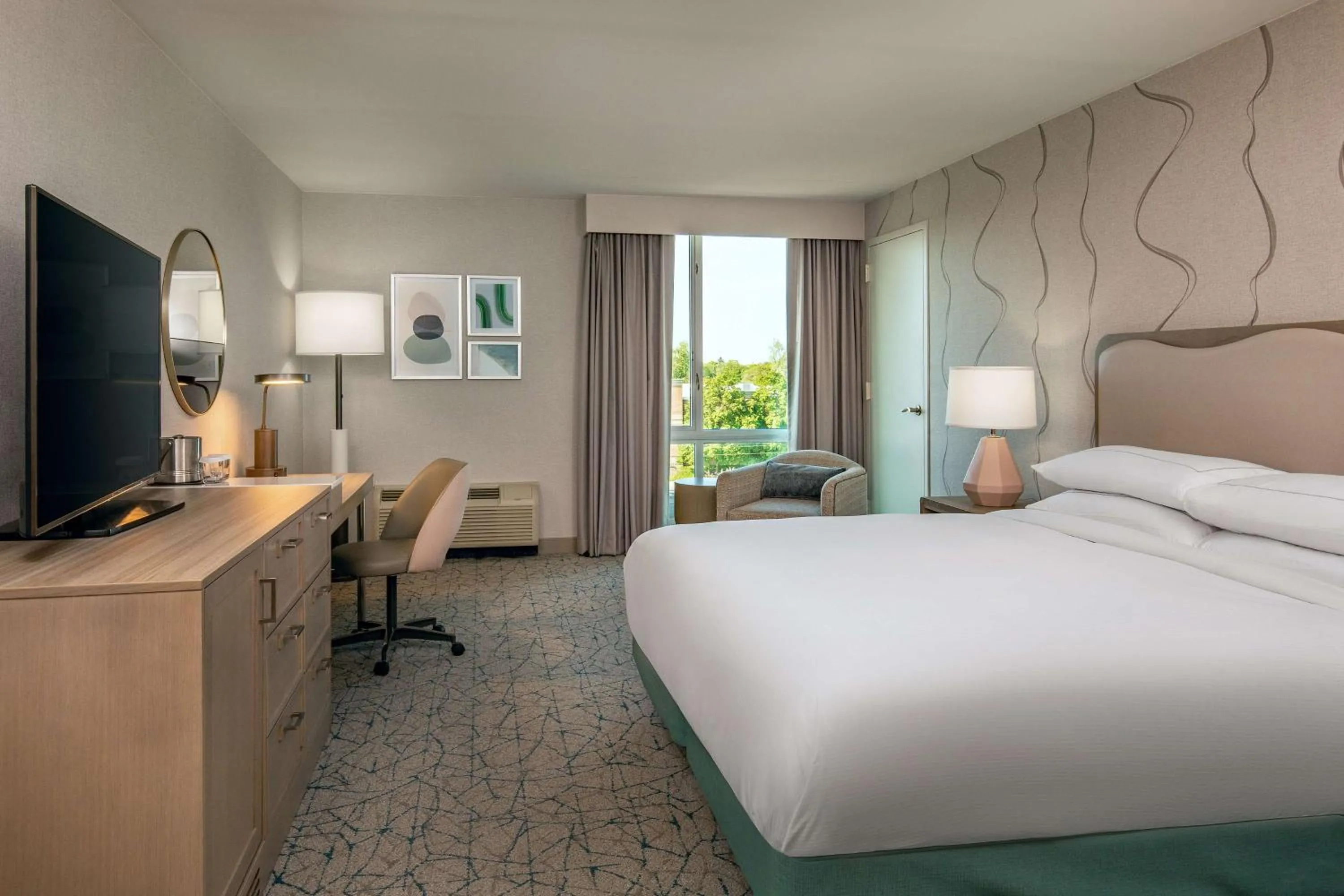 Bed in DoubleTree by Hilton Hotel and Conference Center Chicago North Shore