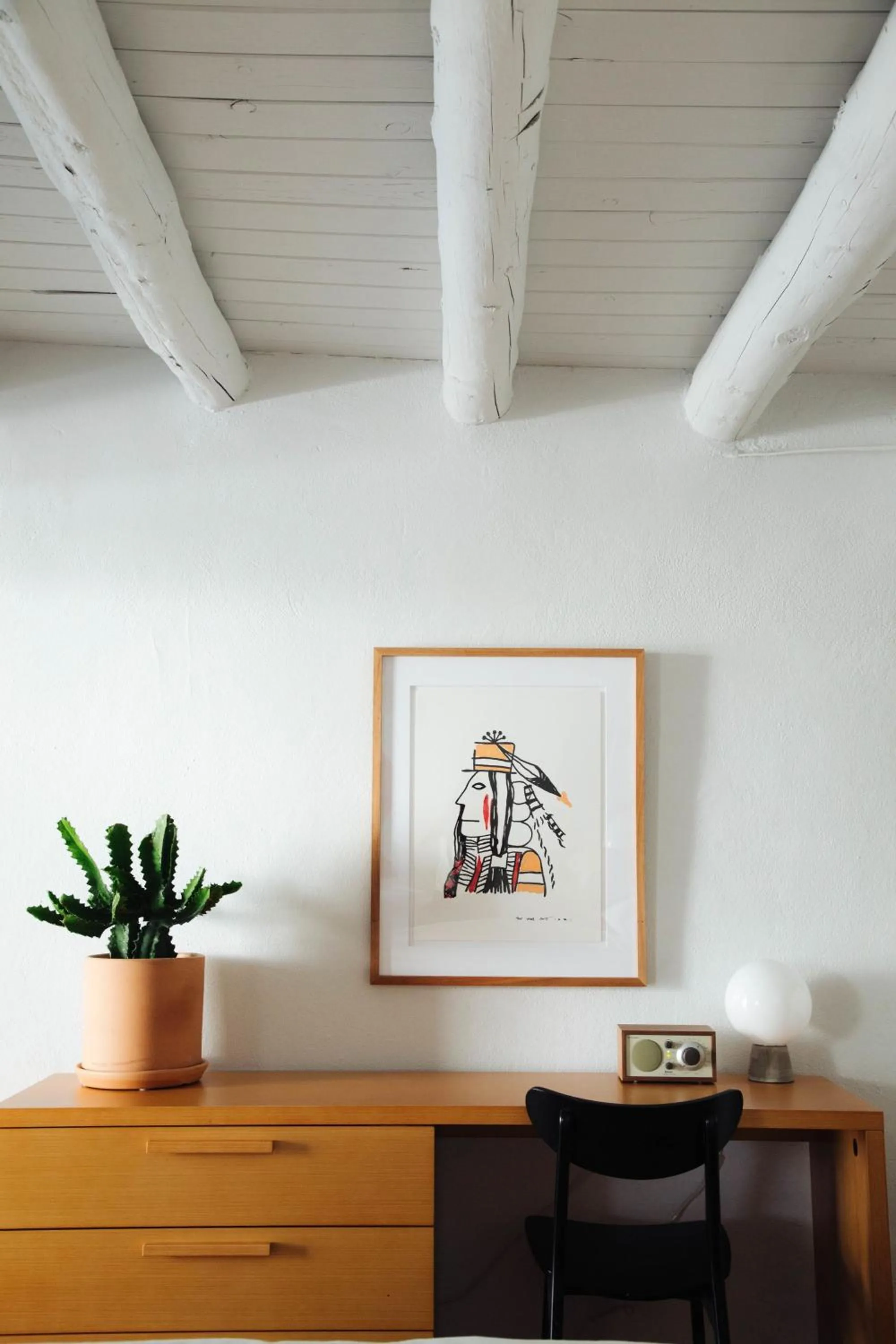 Living room in El Rey Court