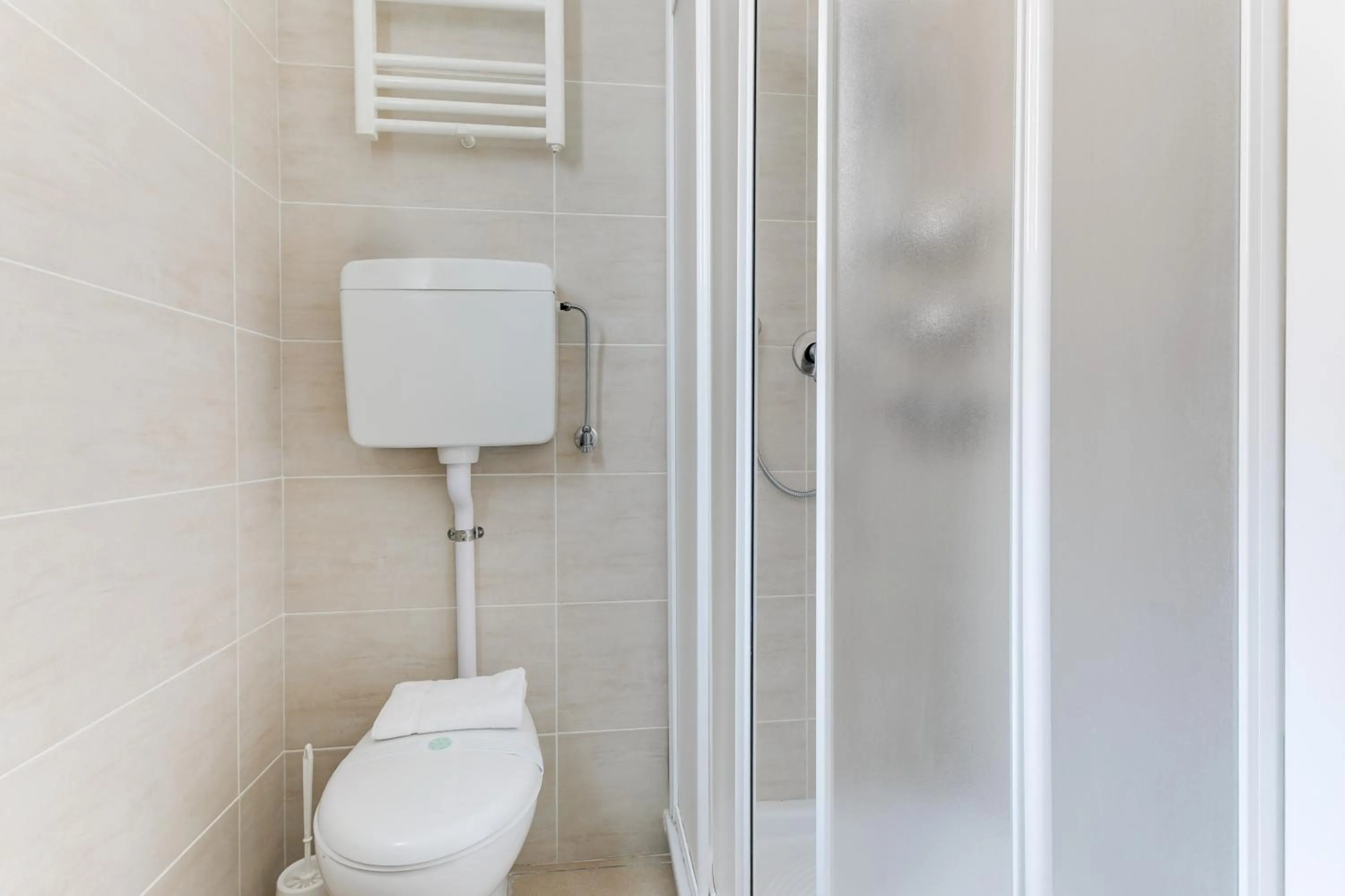 Bathroom in Hotel La Perla Rimini