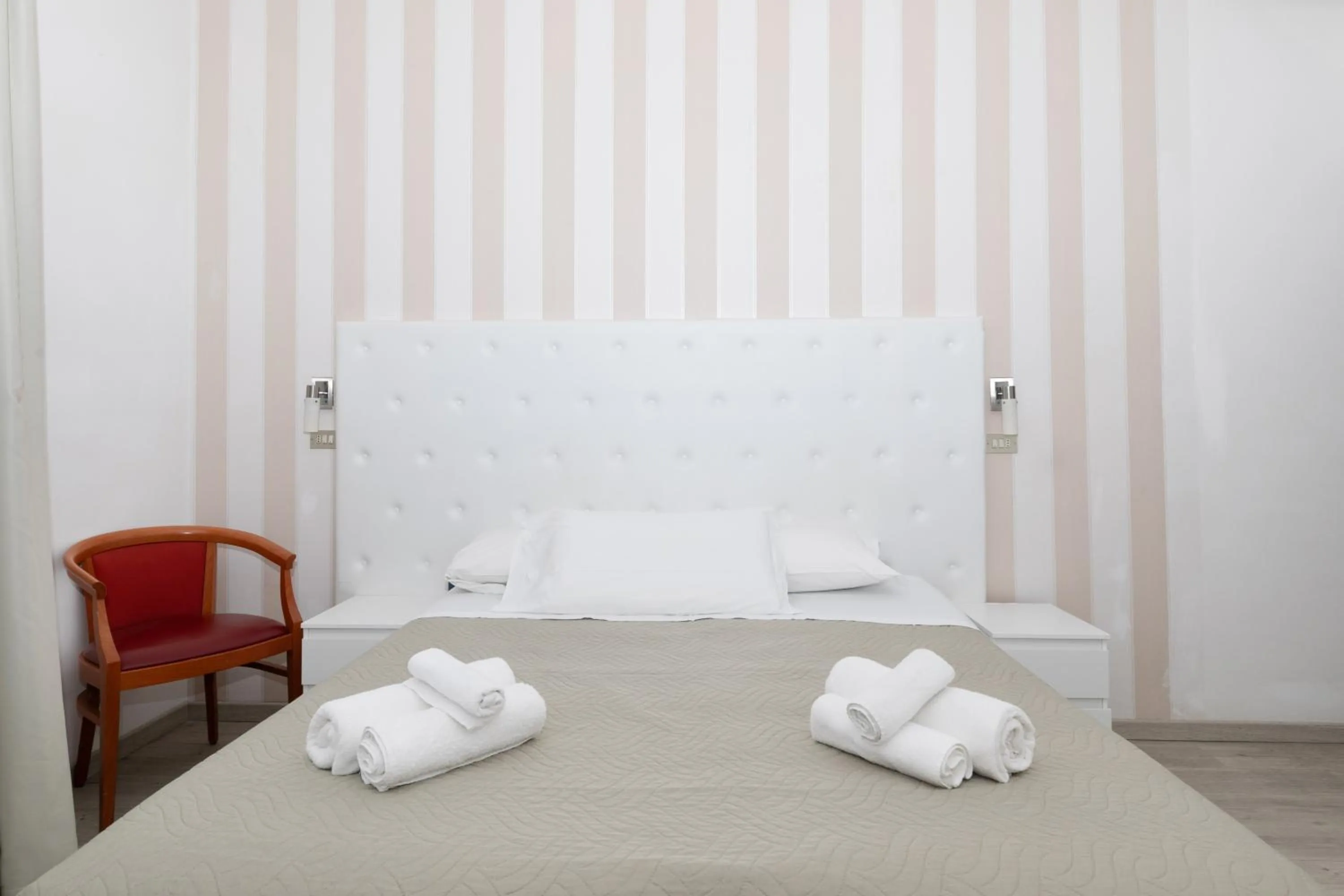 Bedroom, Bed in Hotel La Perla Rimini